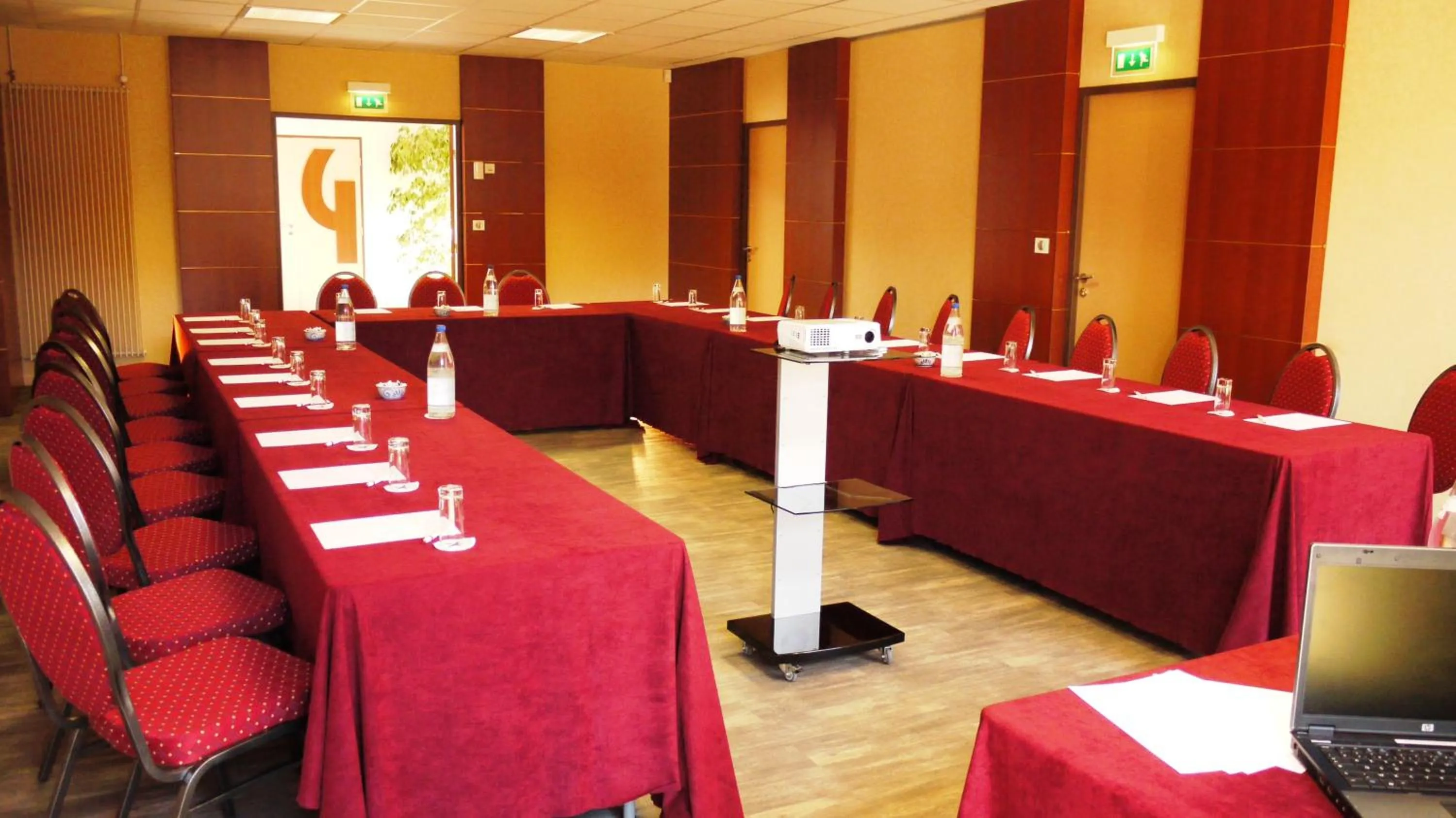 Business facilities in The Originals City, Hôtel Ascotel, Lille Est Grand Stade