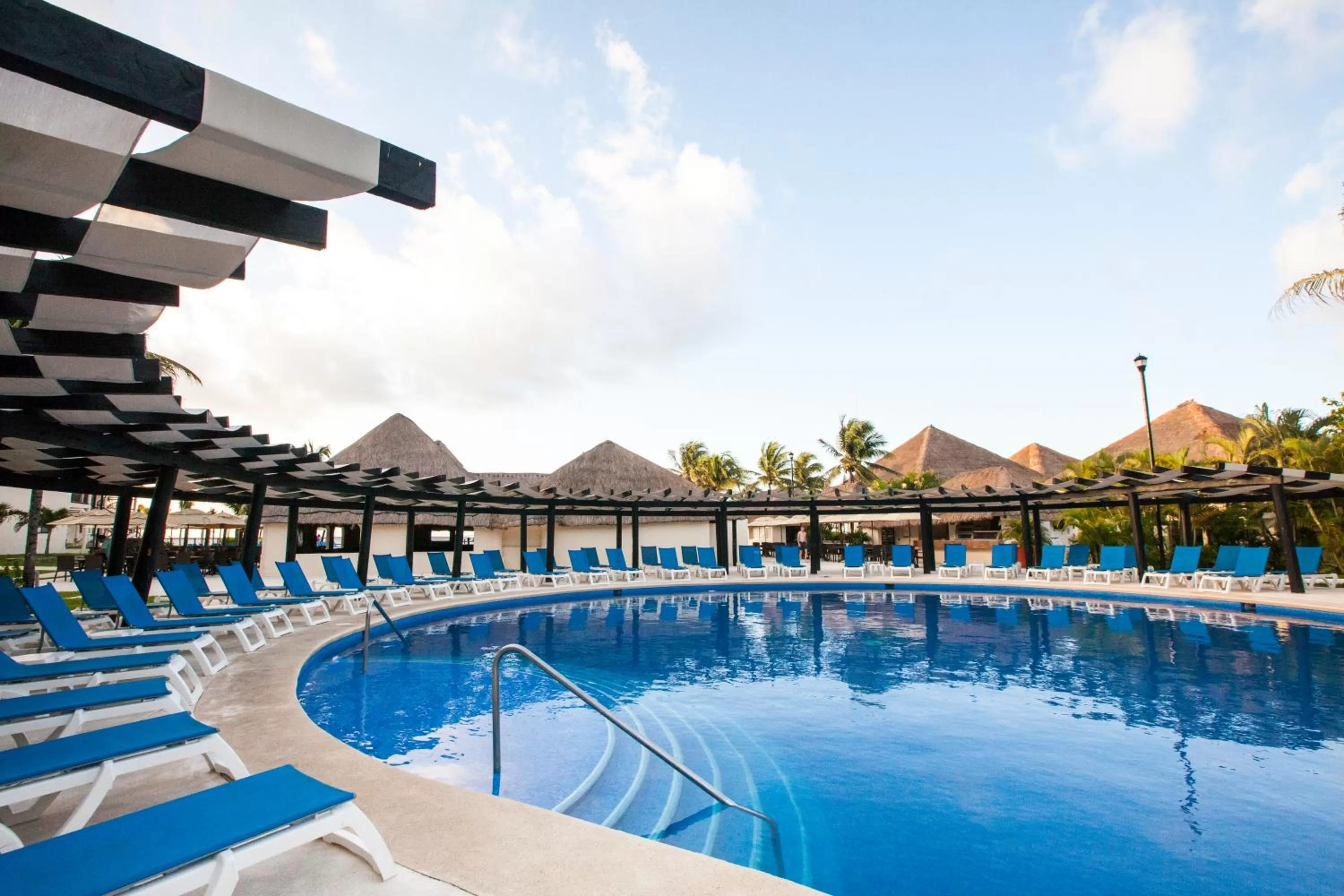 Swimming pool in Allegro Playacar - All Inclusive Resort