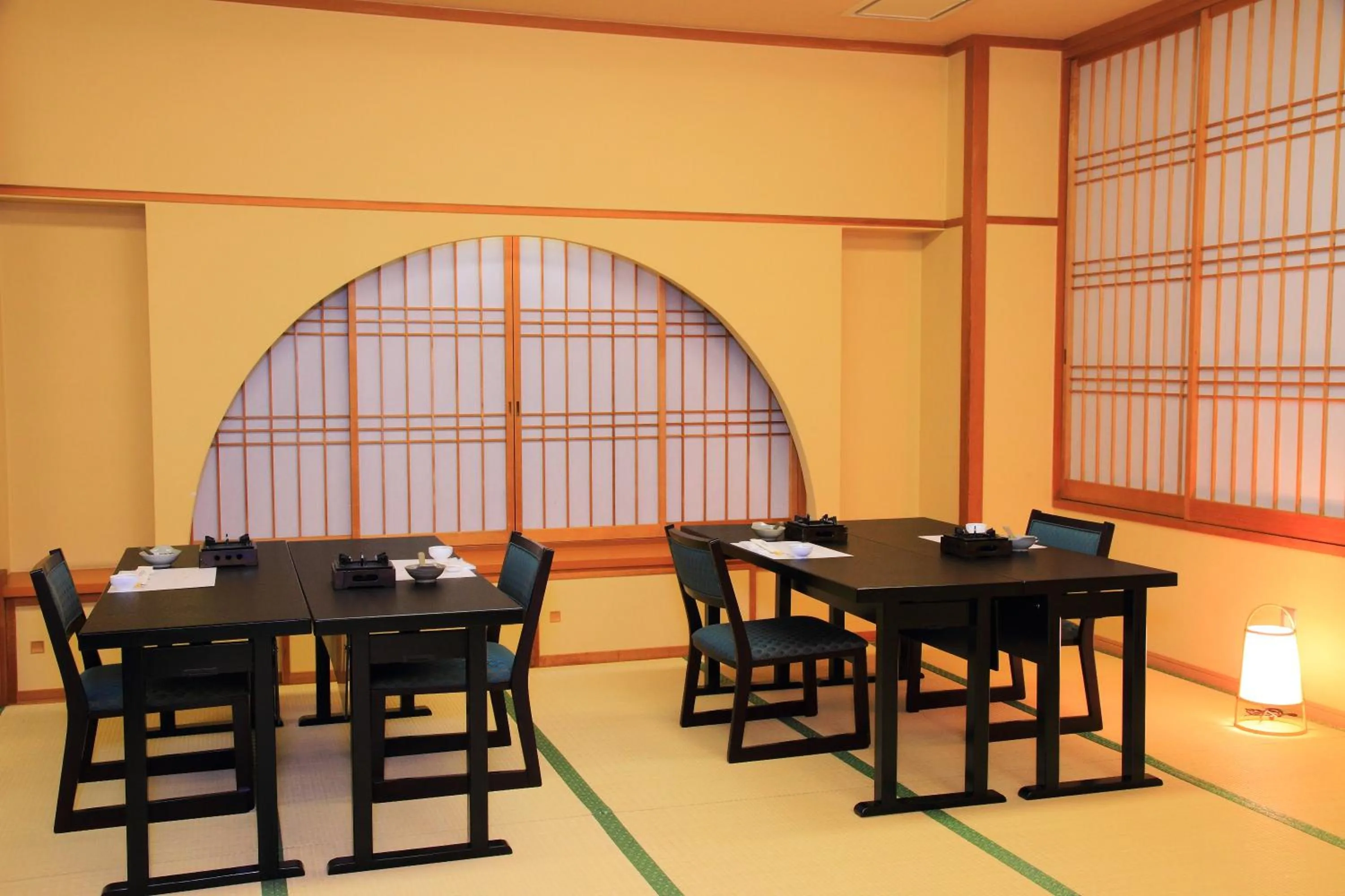 Restaurant/places to eat in Hotel Asafuji