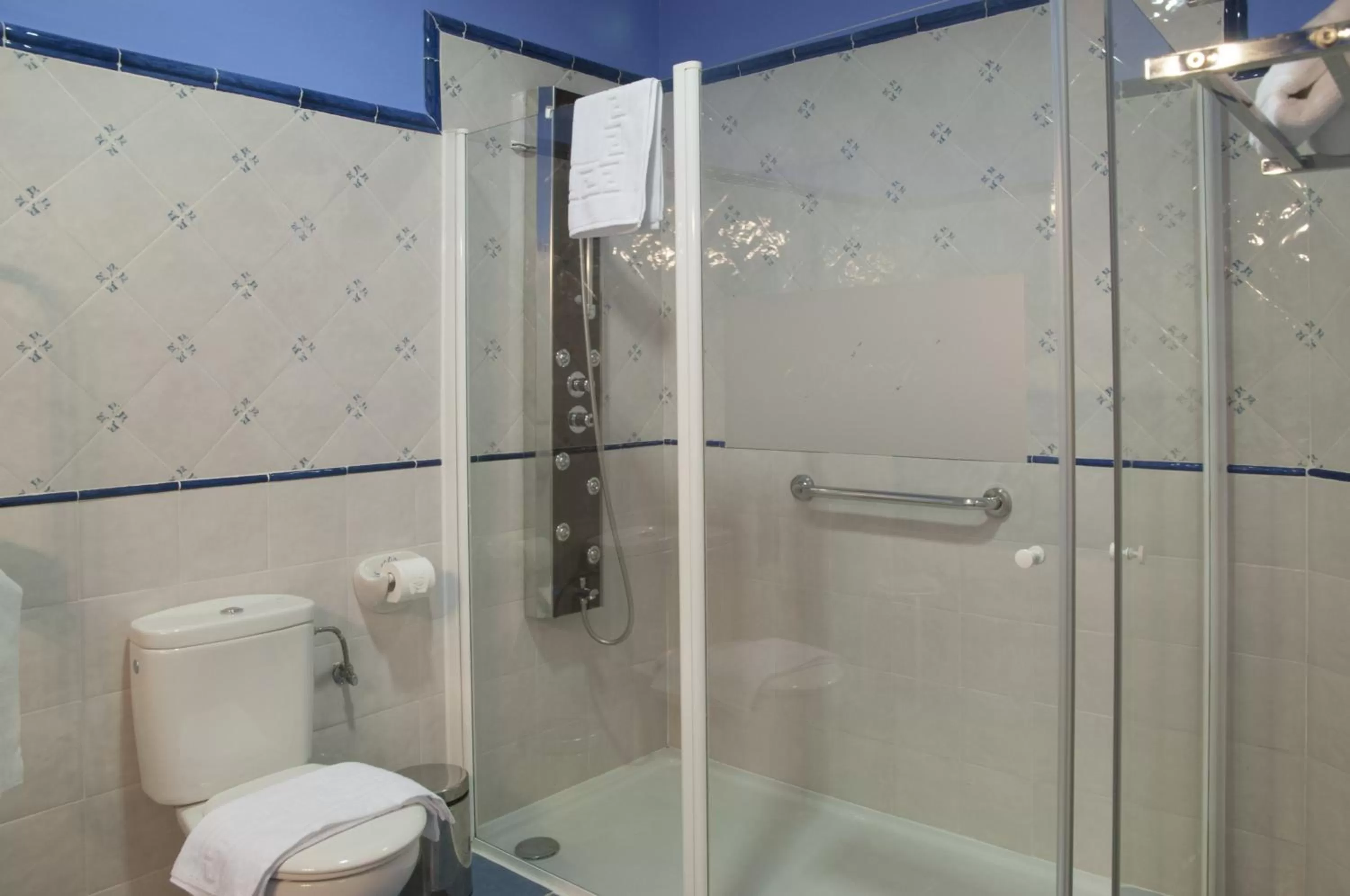 Bathroom in Alvar Fañez