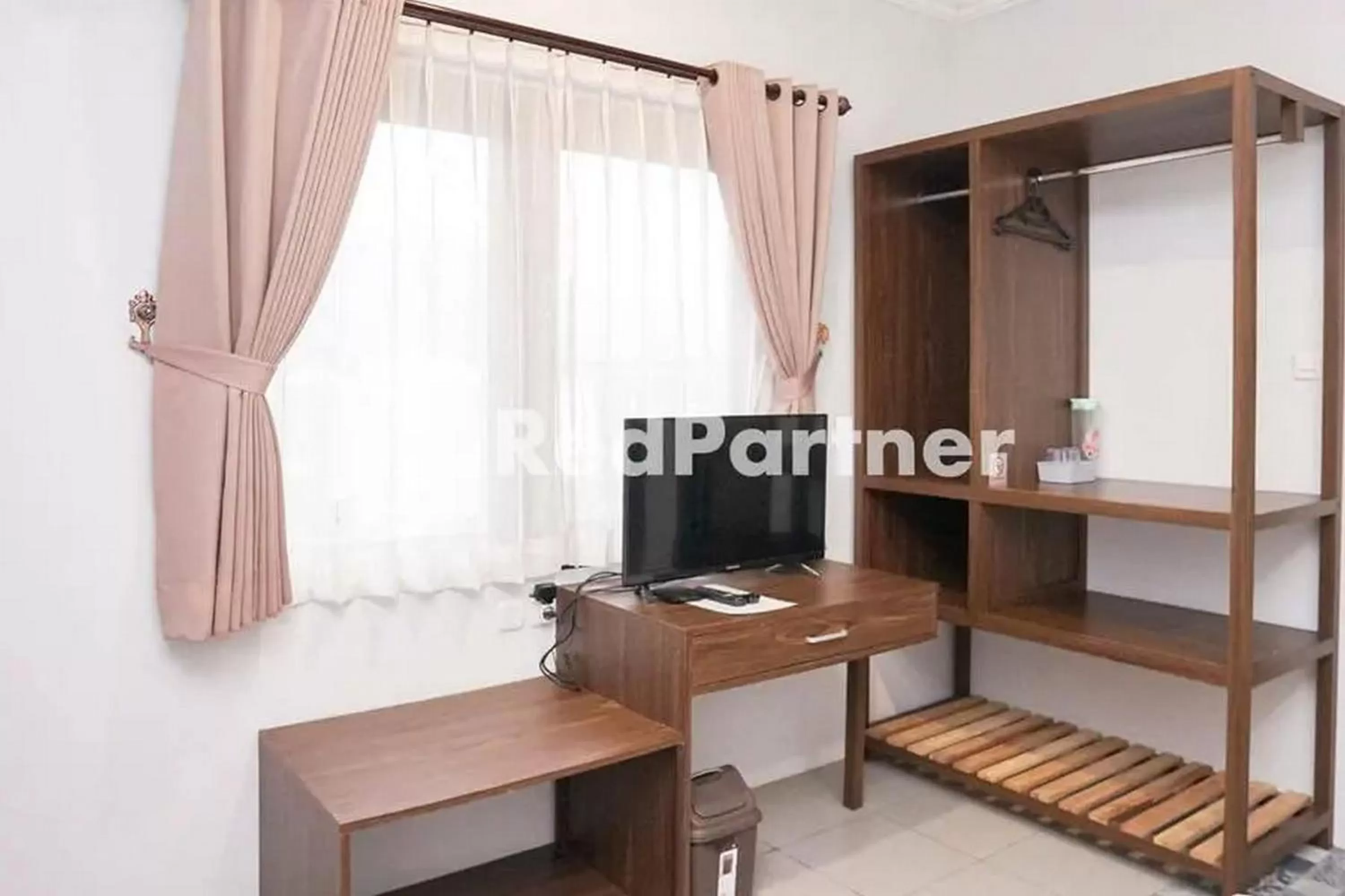 TV and multimedia in Panorama Inn Residence Batu Redpartner