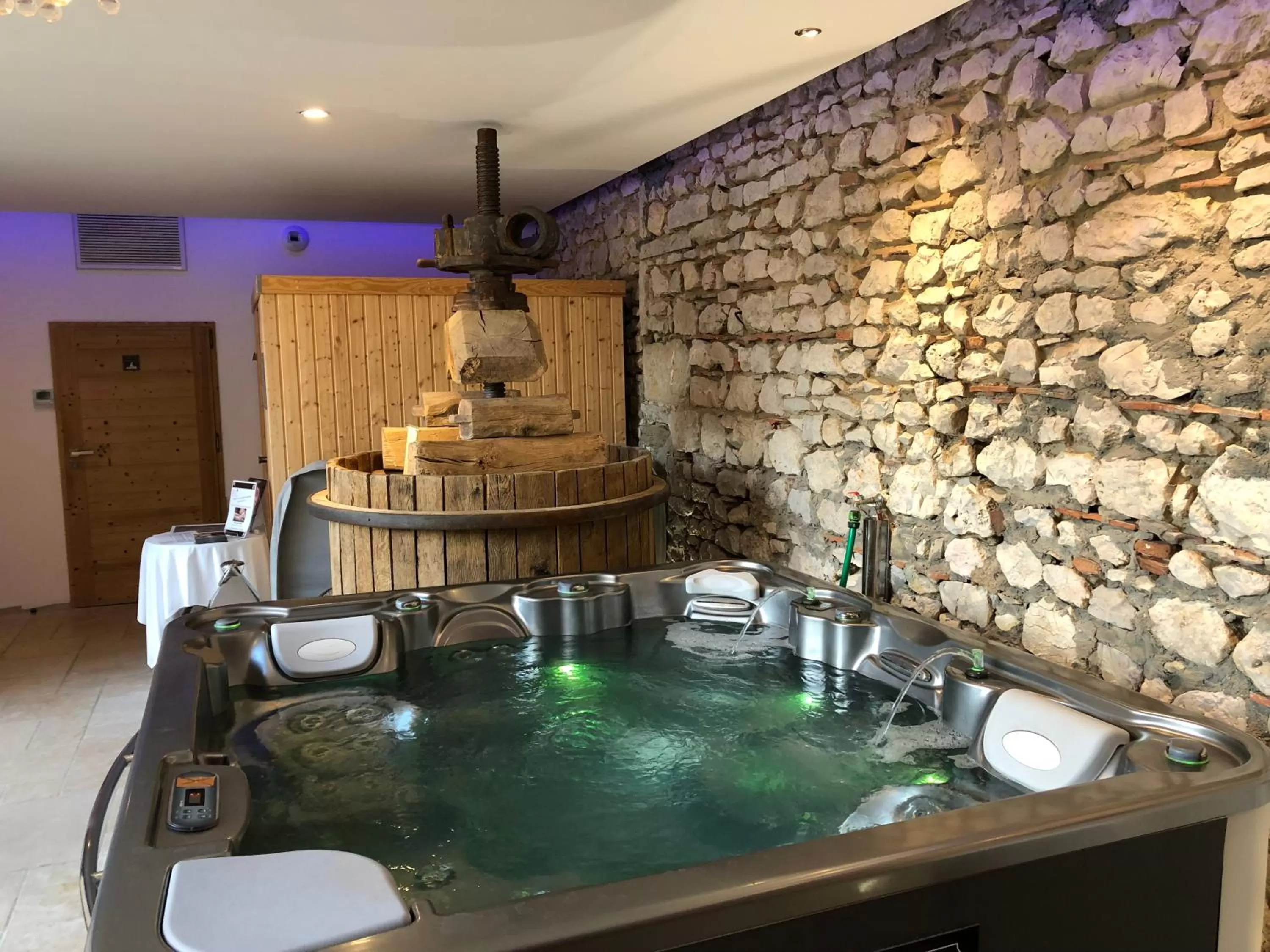 Massage in Domaine de Suzel