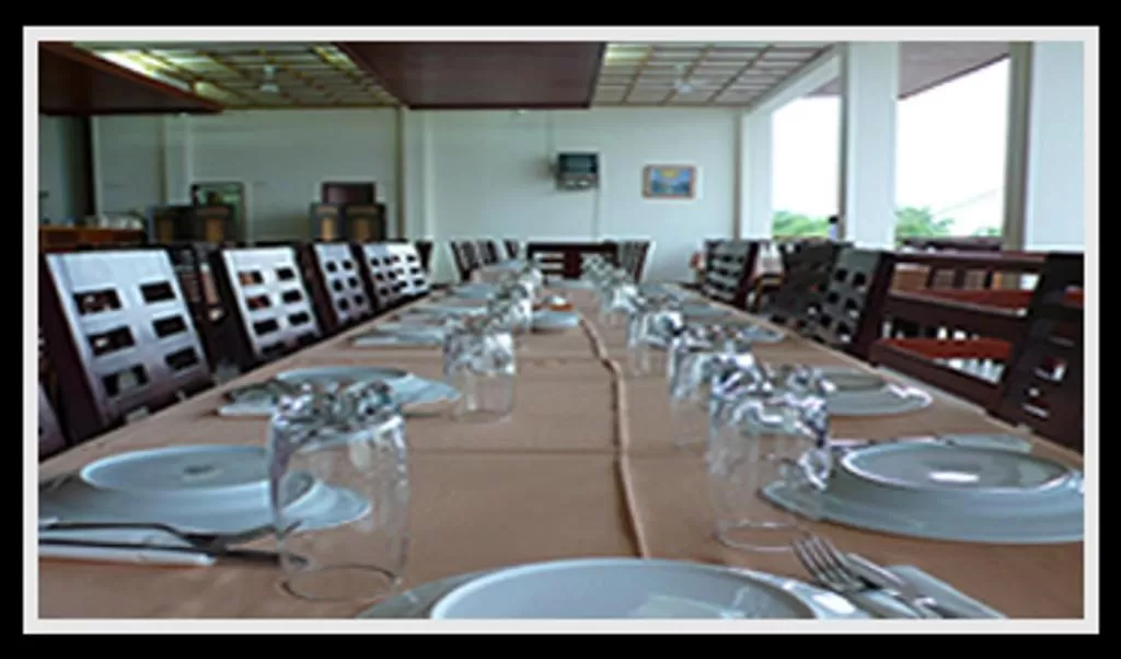 Restaurant/Places to Eat in Arbiru Beach Resort