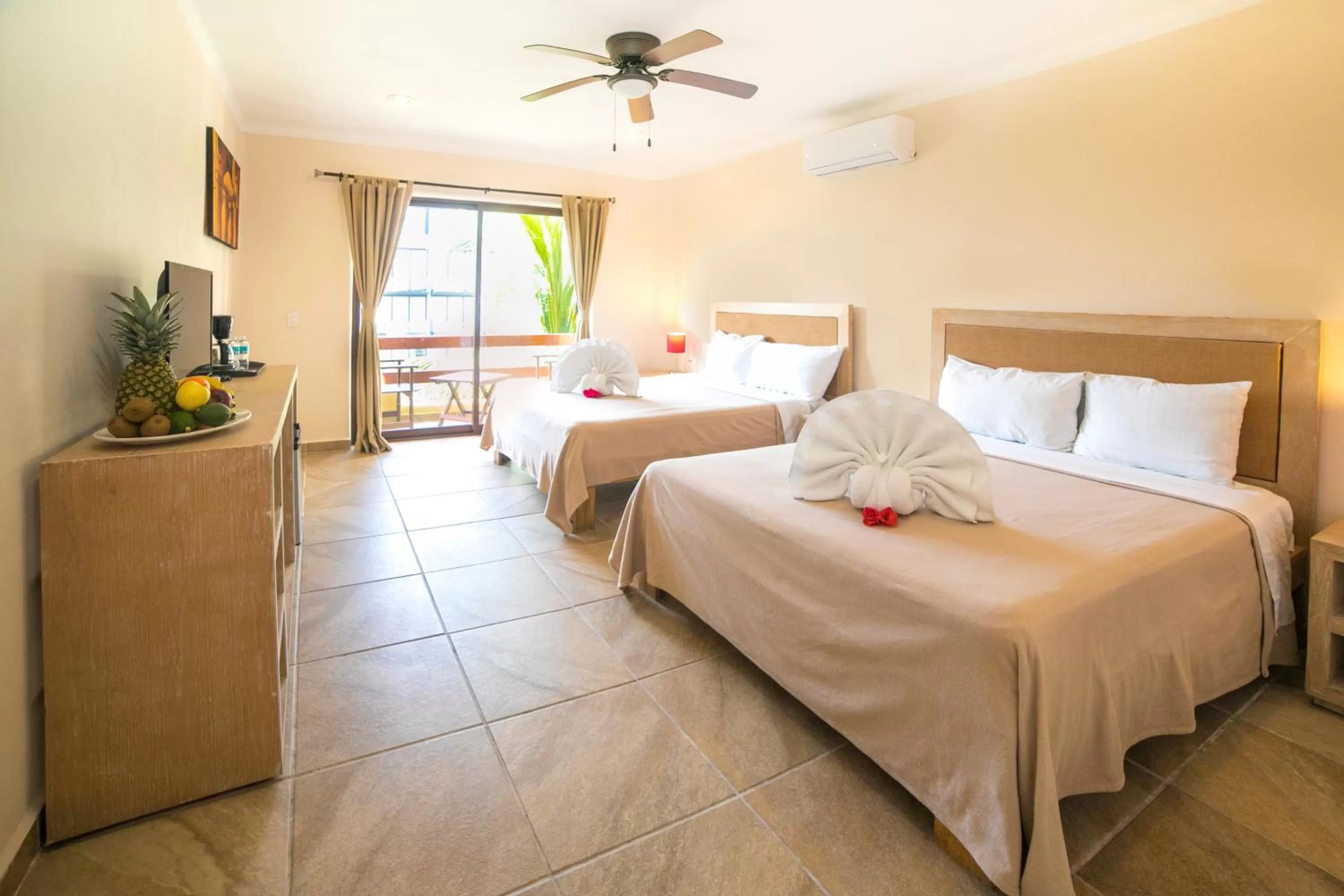 Balcony/Terrace, Bed in Hotel Riviera Caribe Maya