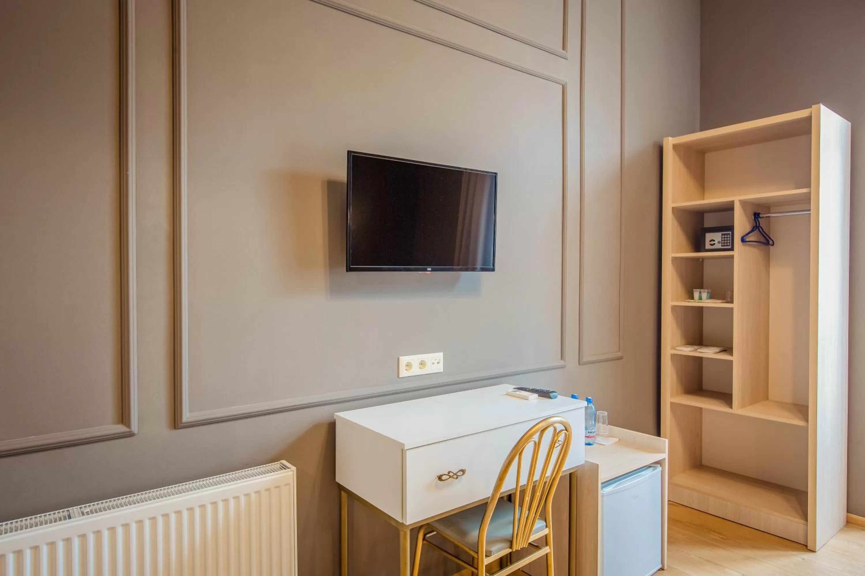 TV and multimedia in Galaktioni 22