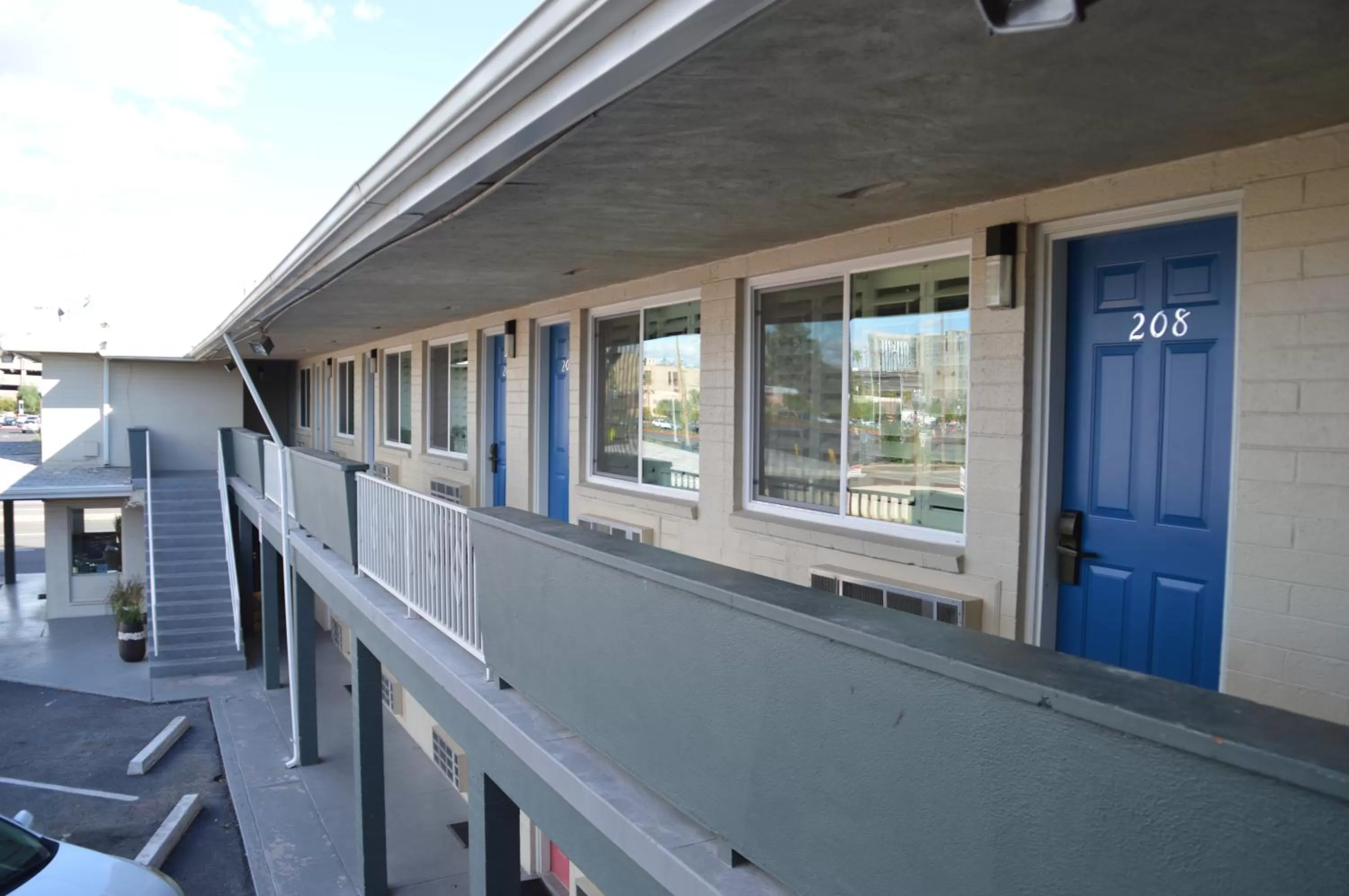 Property building in University Inn ASU/Tempe