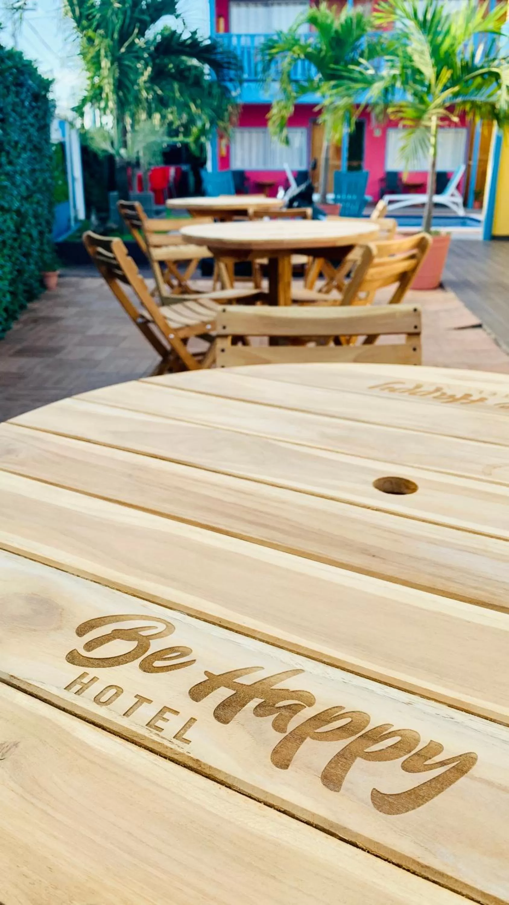 Restaurant/places to eat in Be Happy Hotel