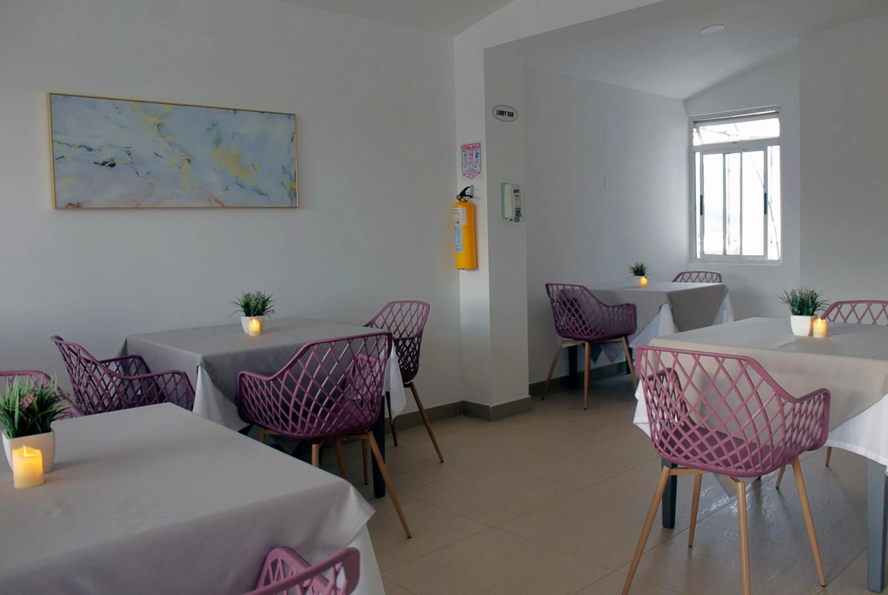 Restaurant/places to eat in Hotel Suite Comfort