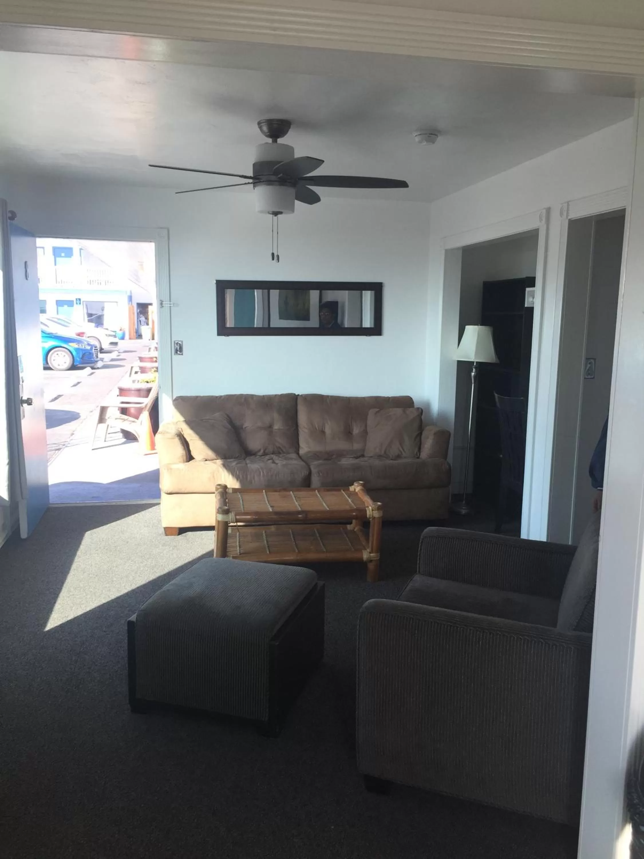 Living room in Dolphin Cove Motel