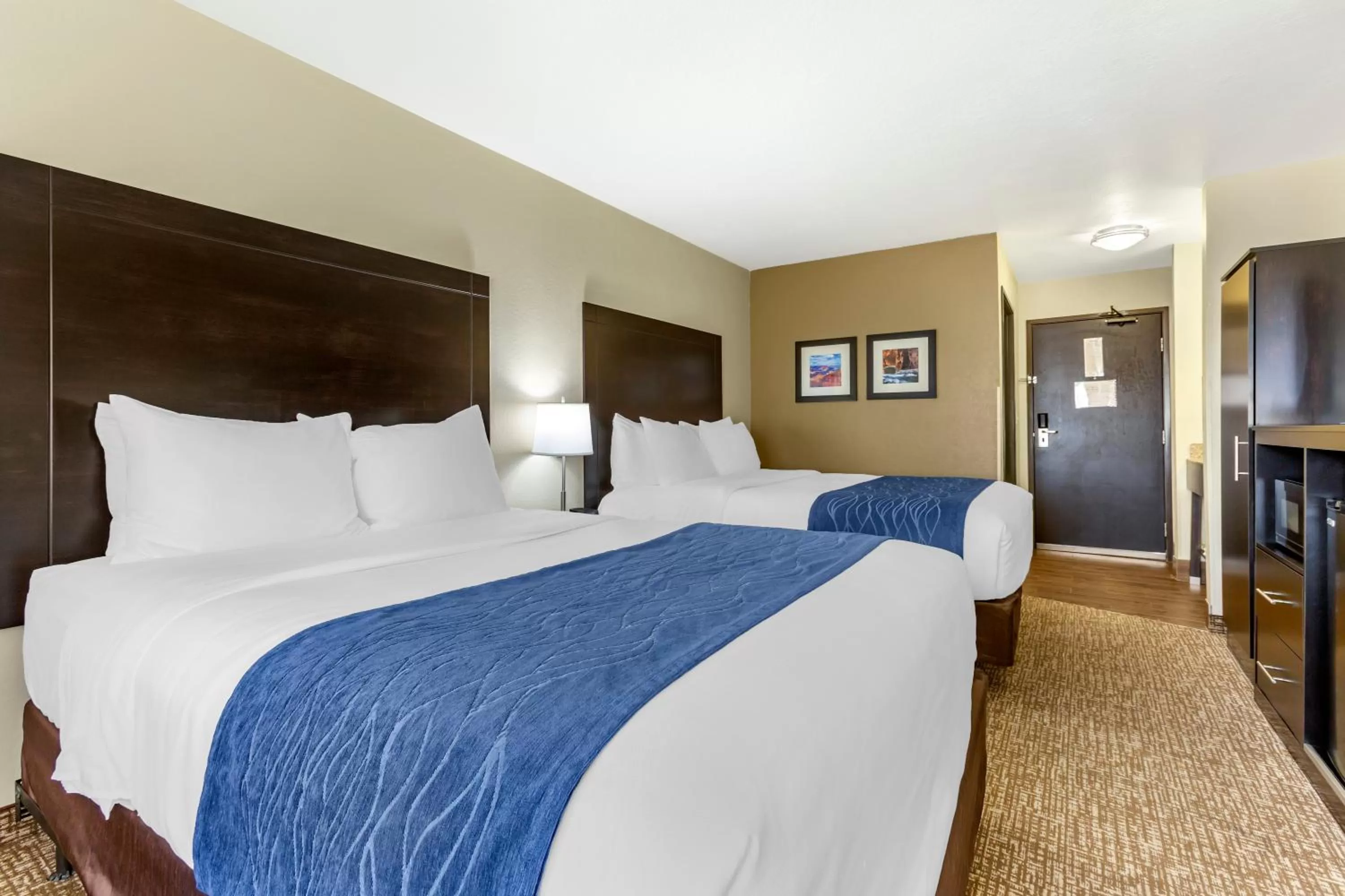 Bed in Comfort Inn & Suites Surprise Near Sun City West