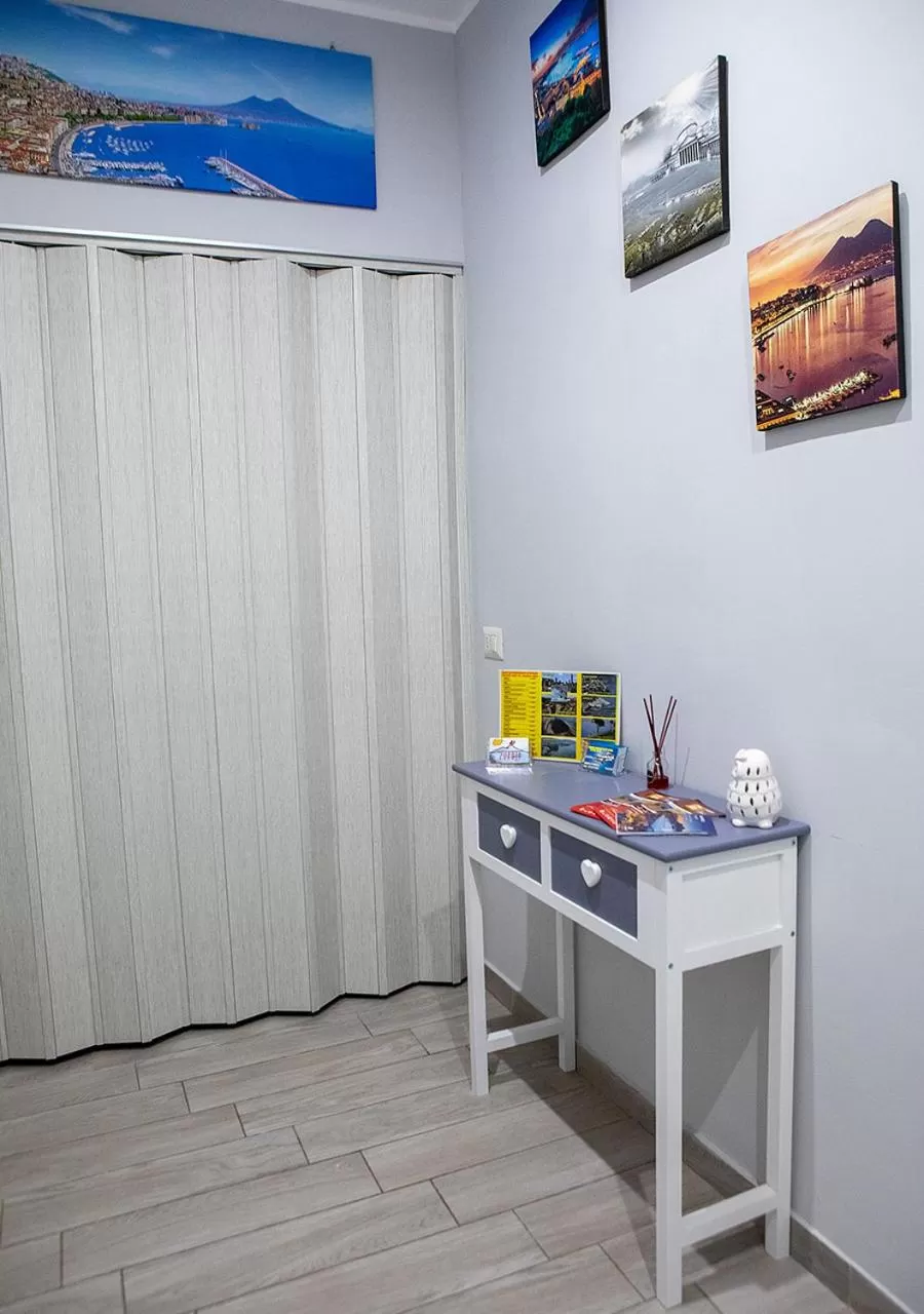 Other, TV/Entertainment Center in zuroli suite