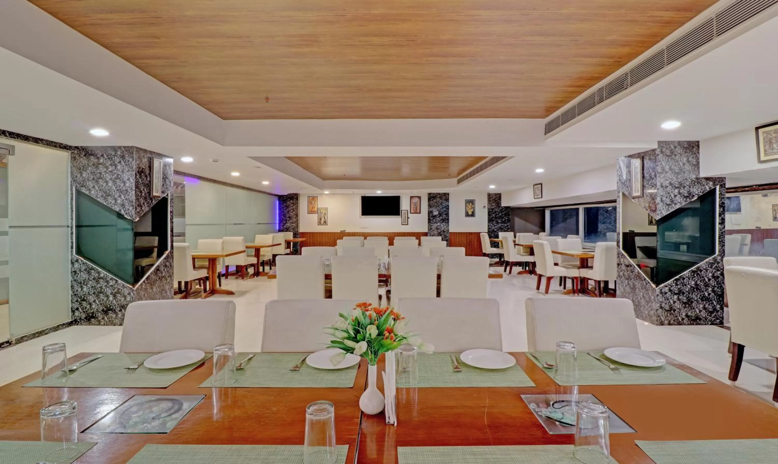 Restaurant/places to eat in Treebo Tryst Pearl Avenue Ring Road