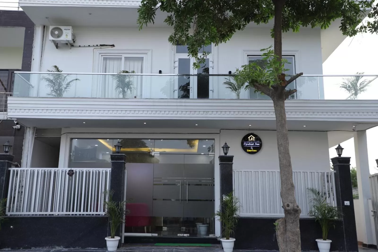 Property Building in Opulent Inn by Lime Tree Hotels