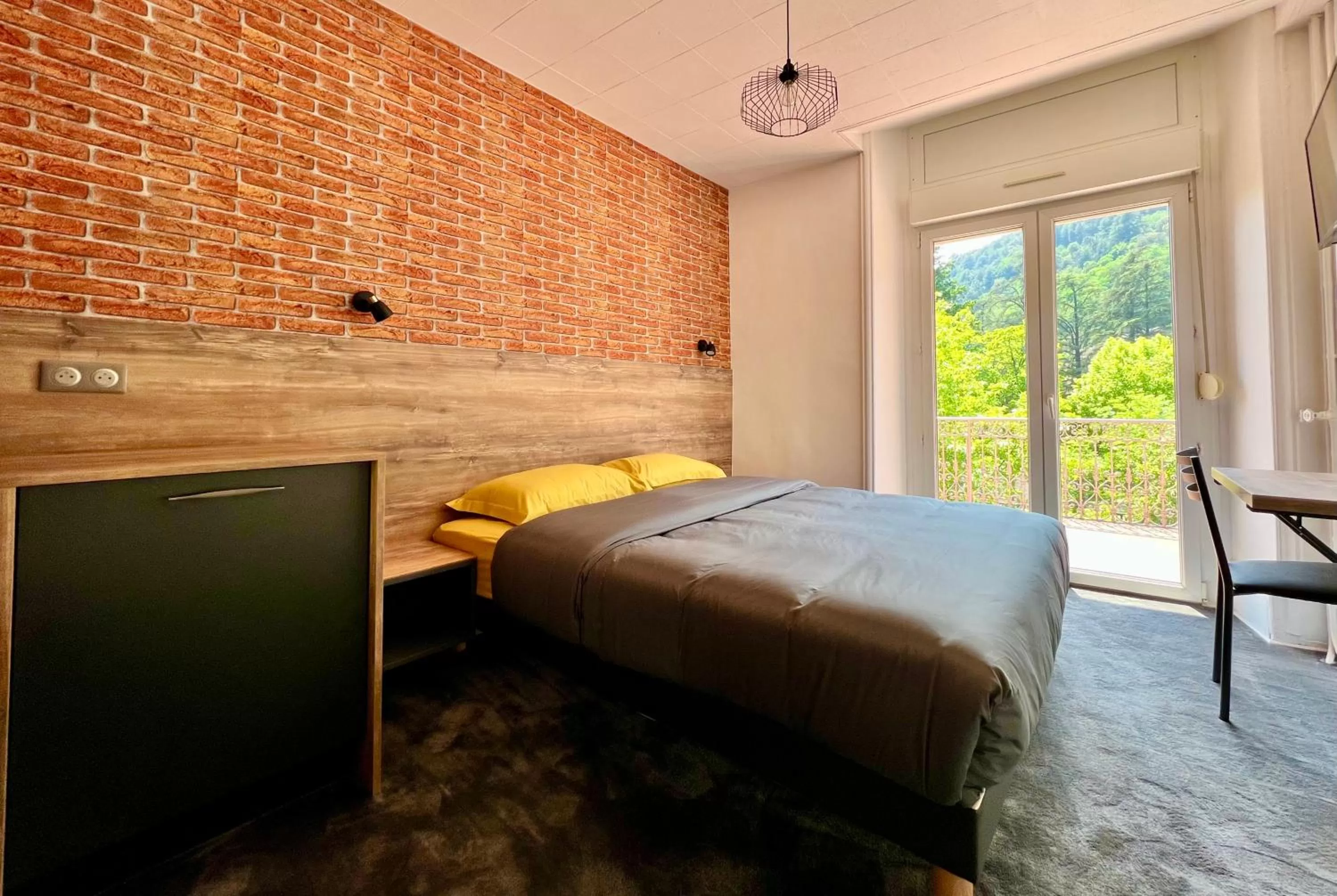 Bedroom, Bed in Appart'hôtel Les Célestins