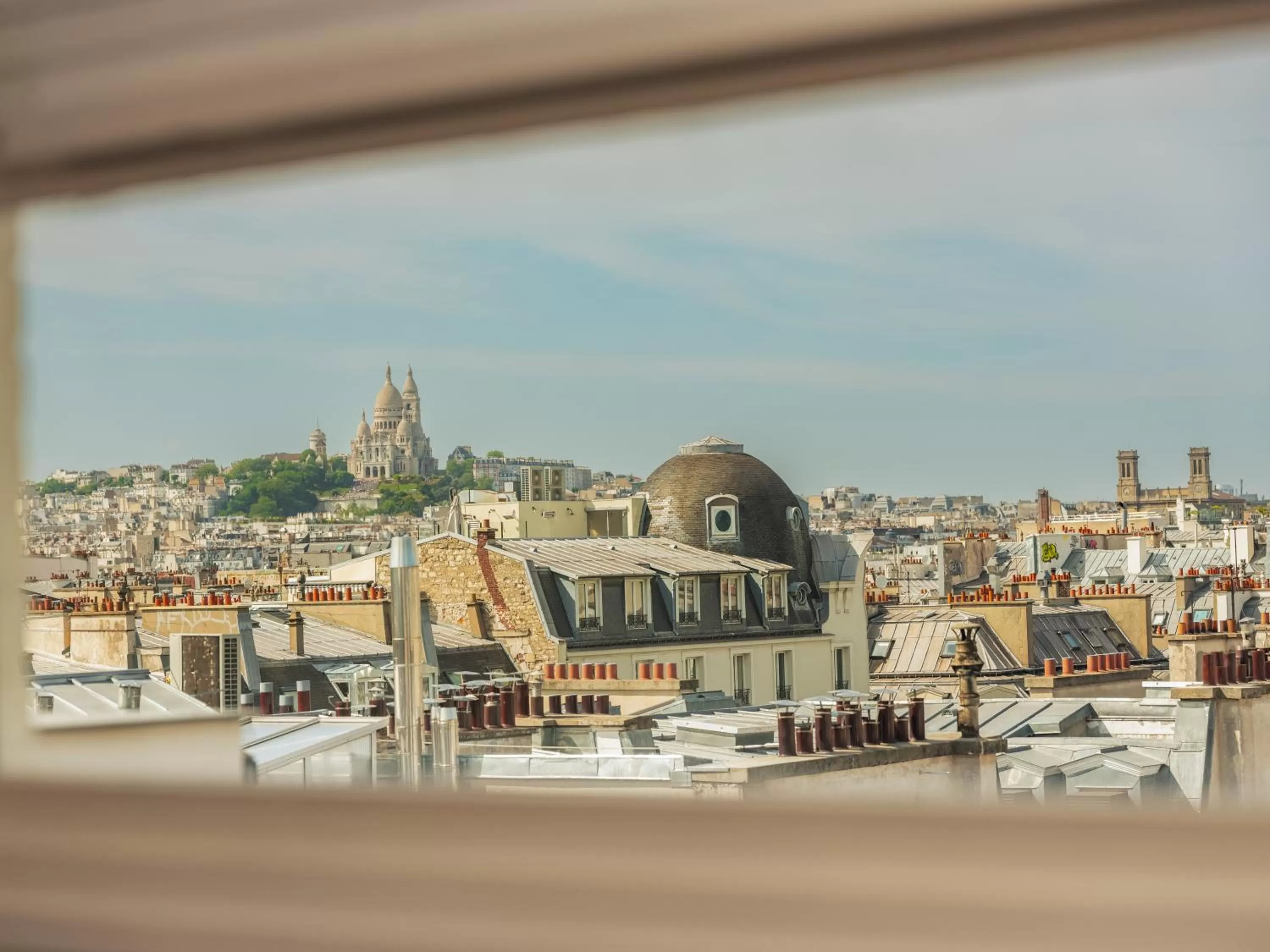 City view in Solly Hôtel Paris