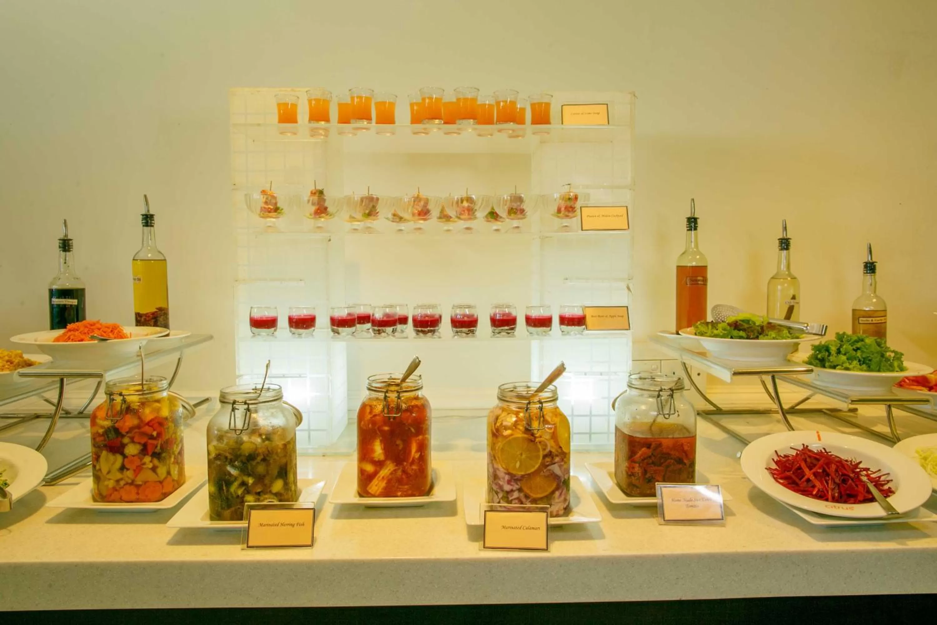 Food and drinks in Citrus Waskaduwa