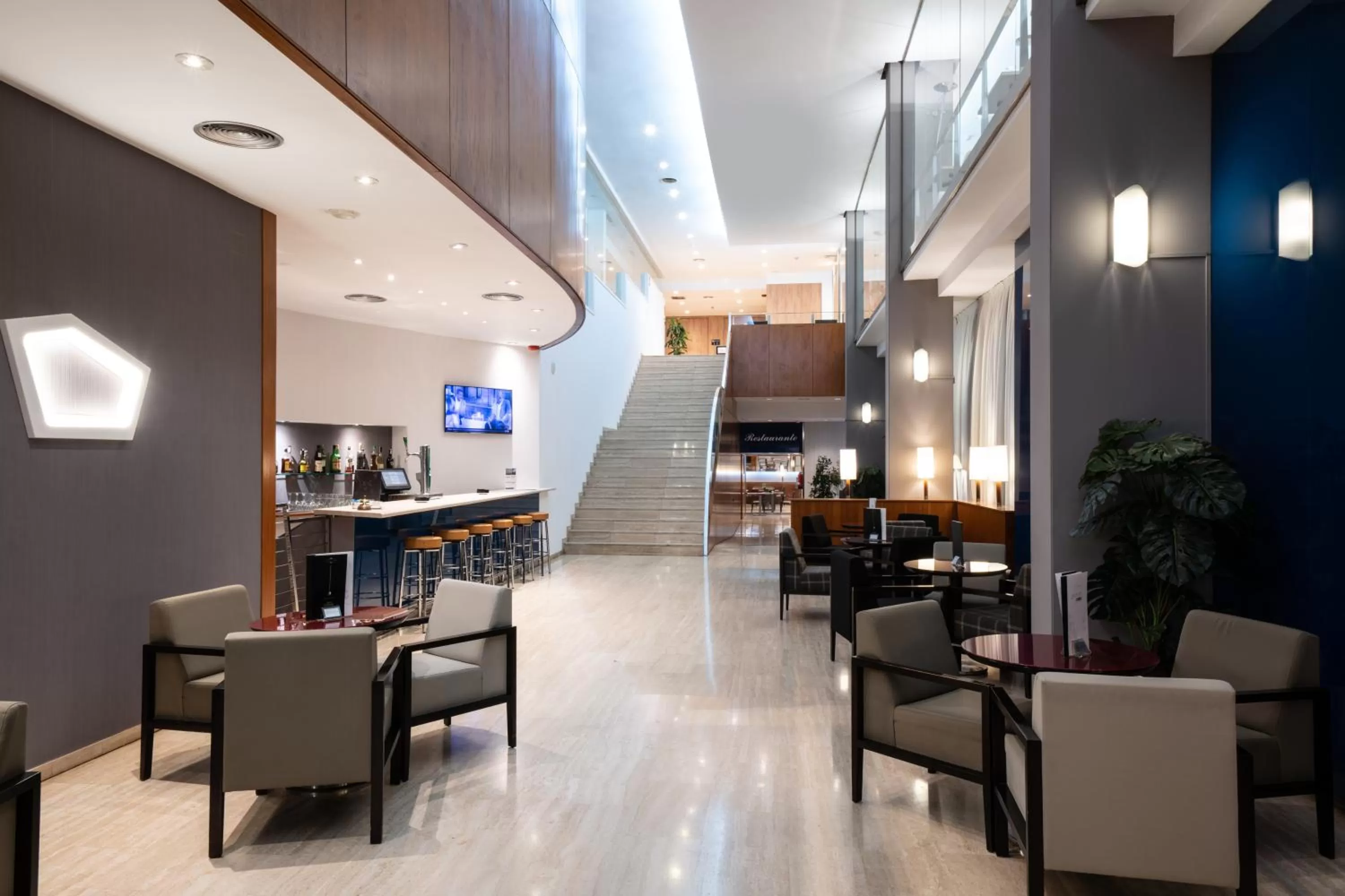 Lounge or bar in Catalonia Gran Hotel Verdi