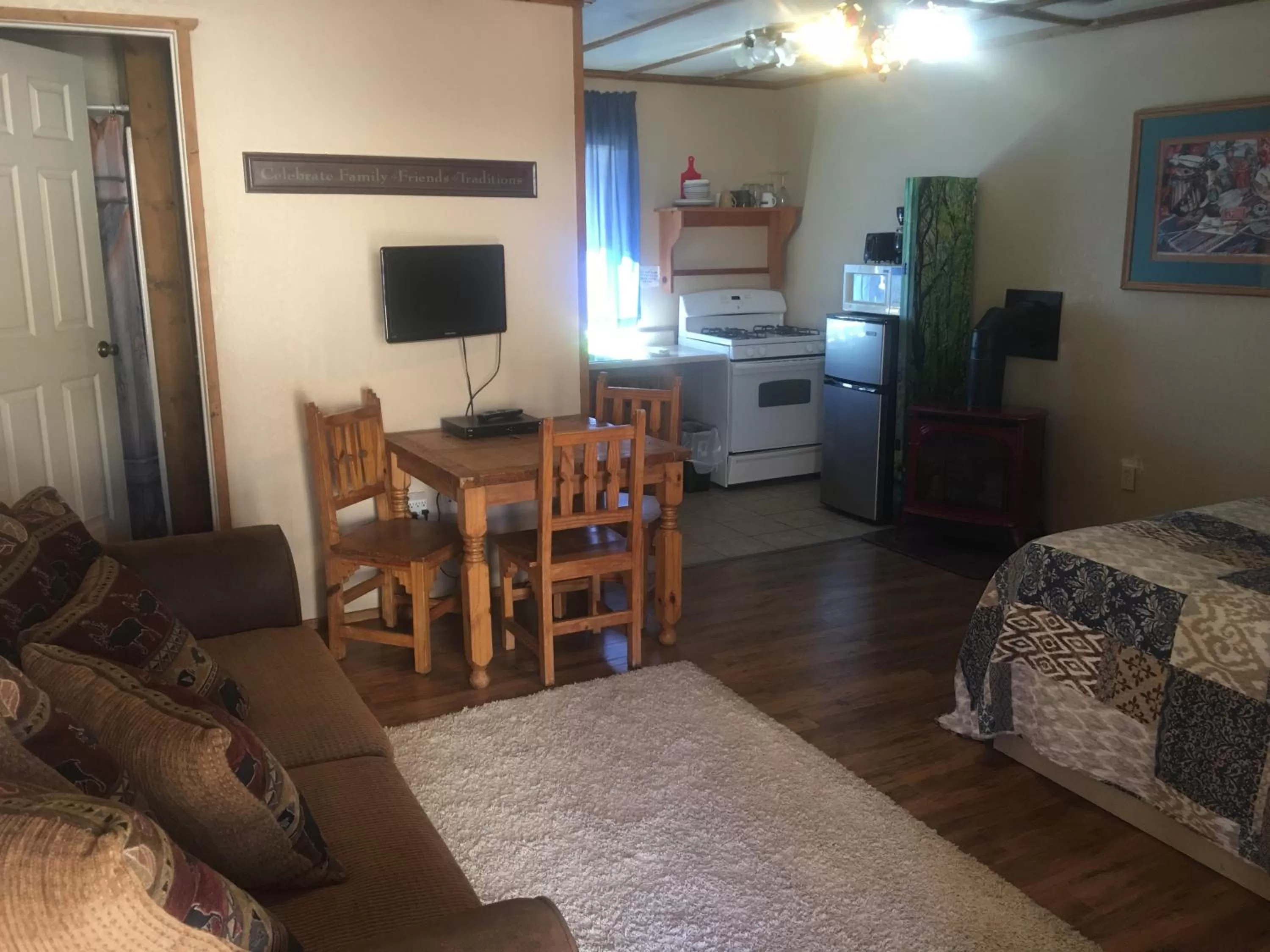 Seating Area in Rainbows End Fishing Resort