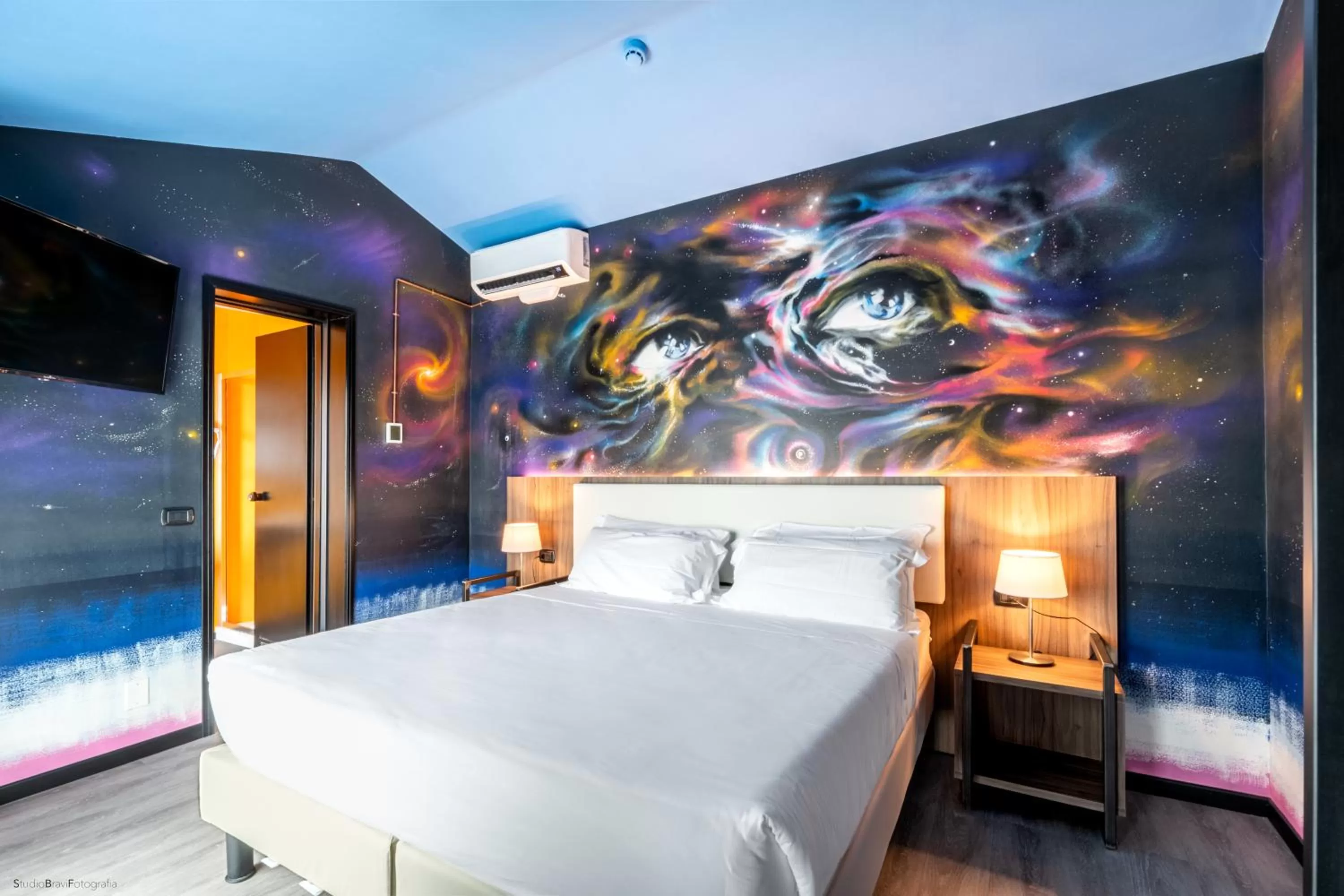 Photo of the whole room, Bed in Muraless Art Hotel - WorldHotels Crafted