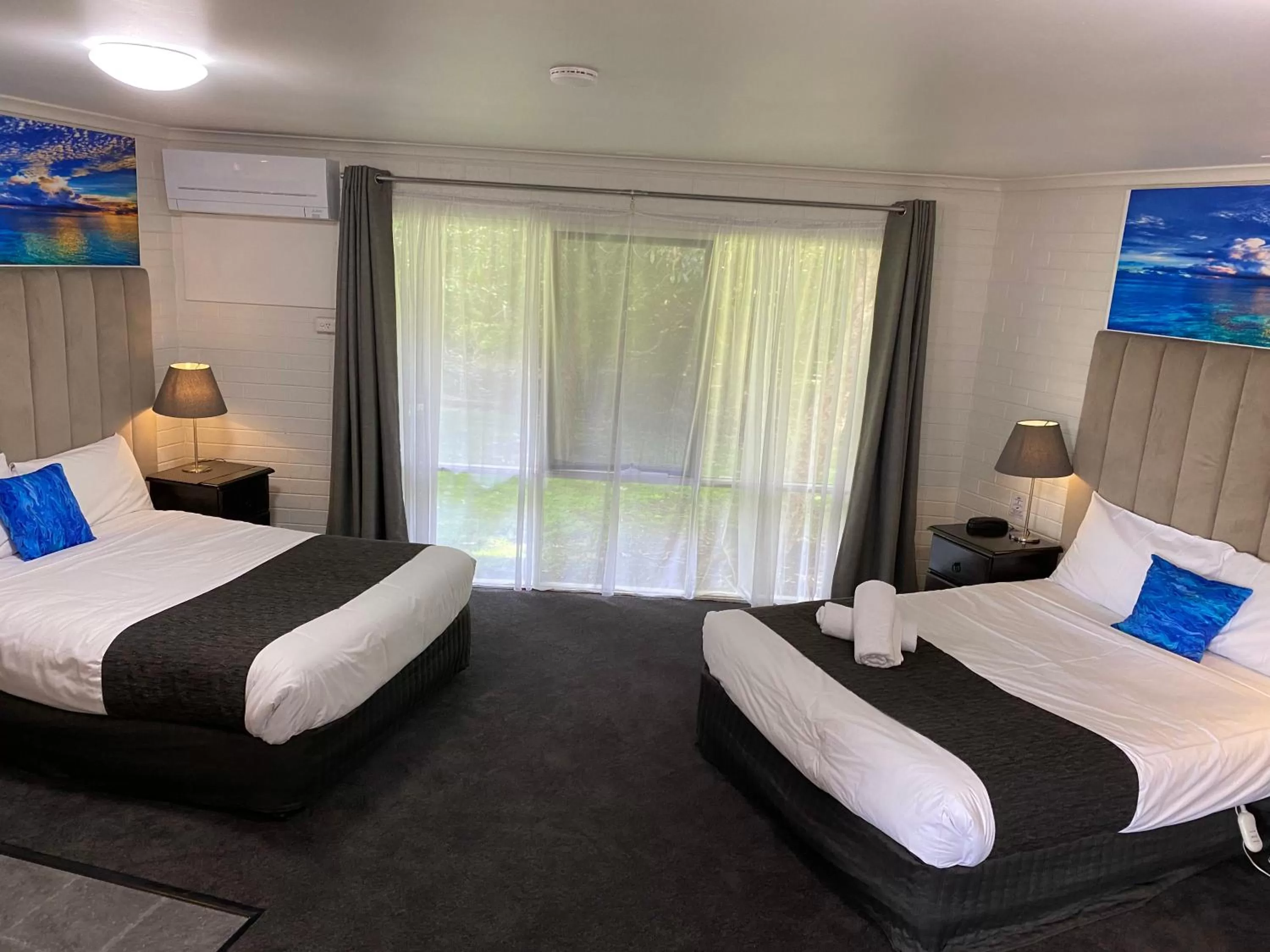 Bedroom, Bed in Frankston Motel