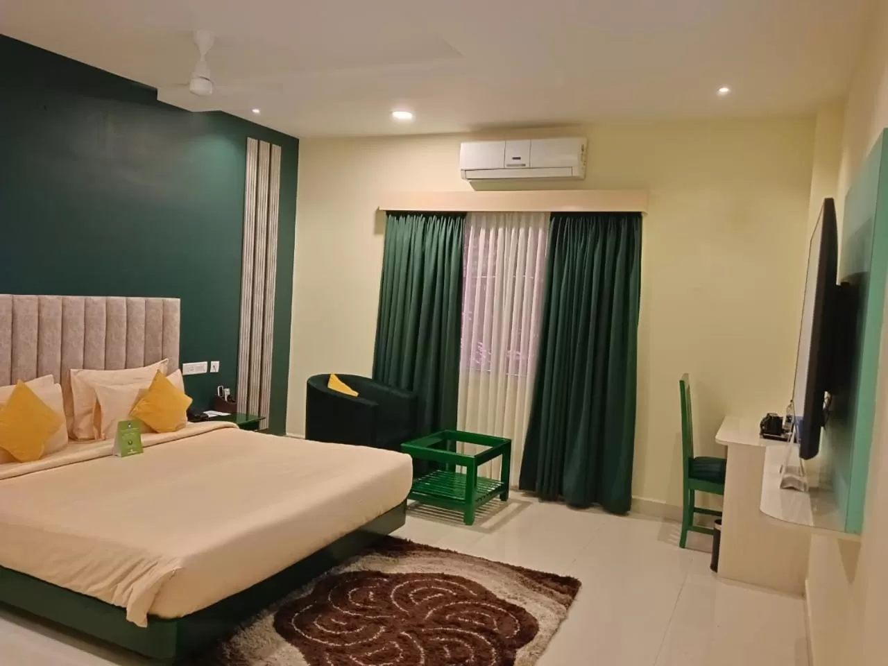 Bed in HOTEL ROYAL GRANDE