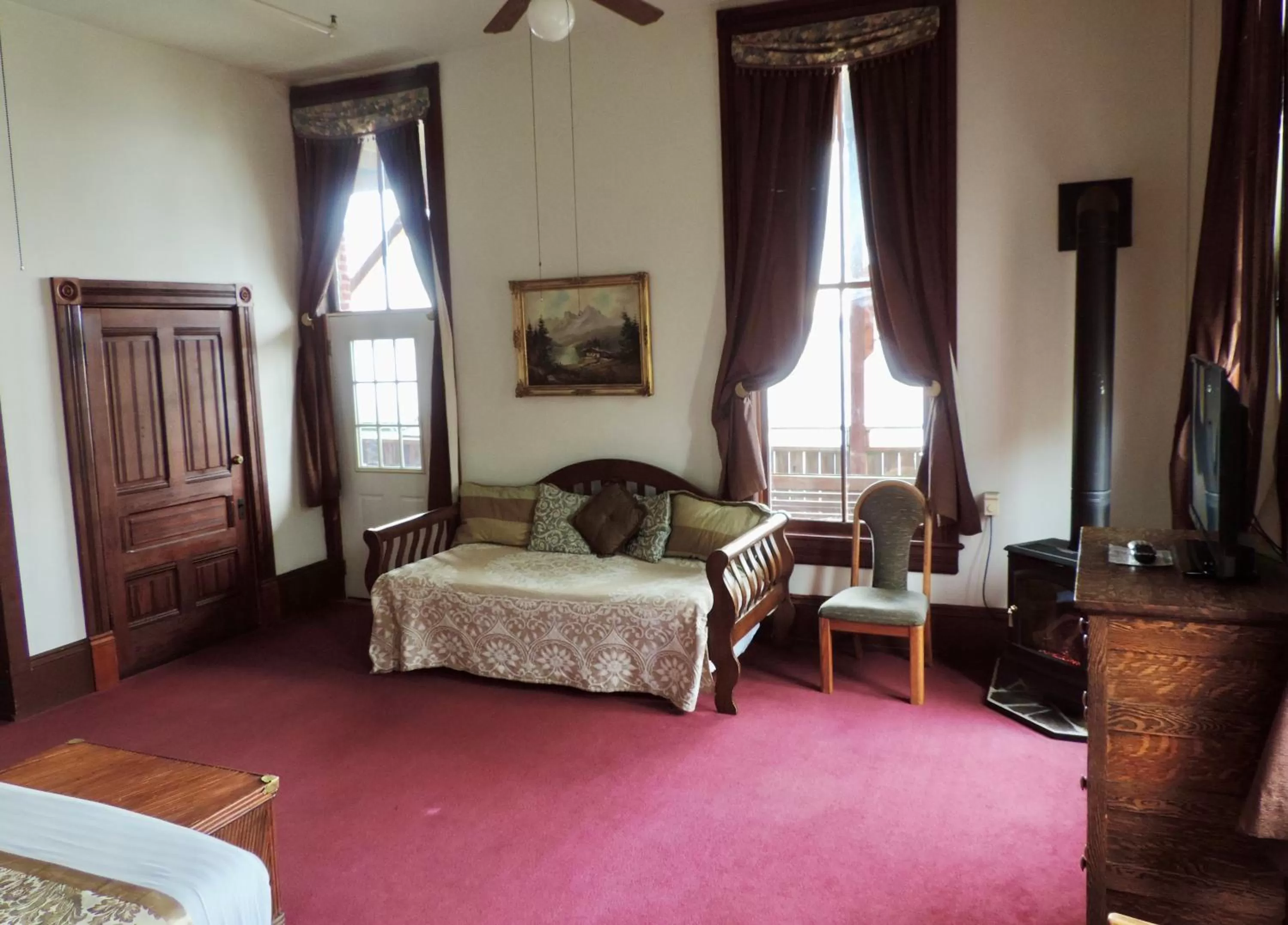 Seating Area in The Monarch Hotel
