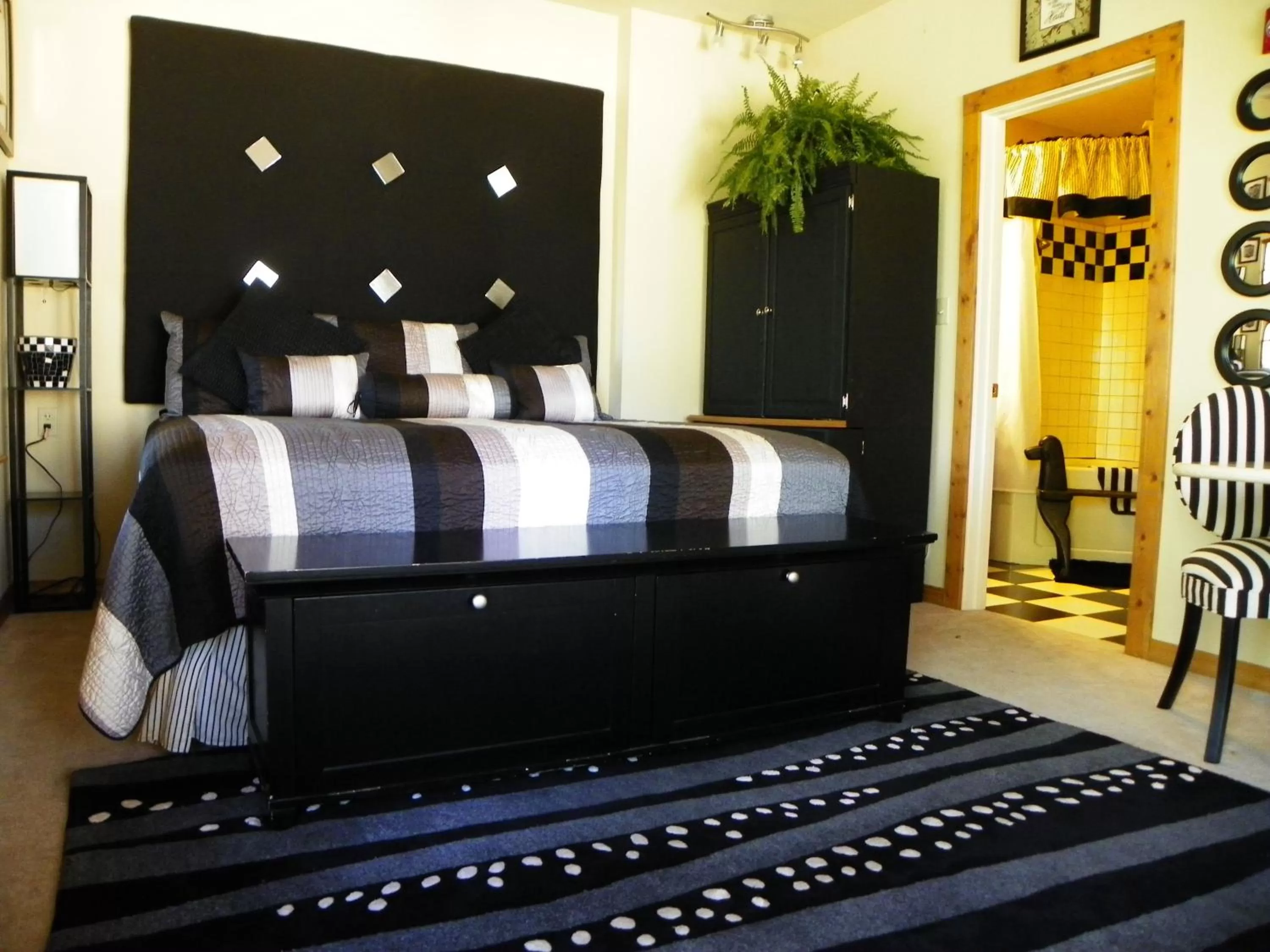 Bed in All Seasons Inn