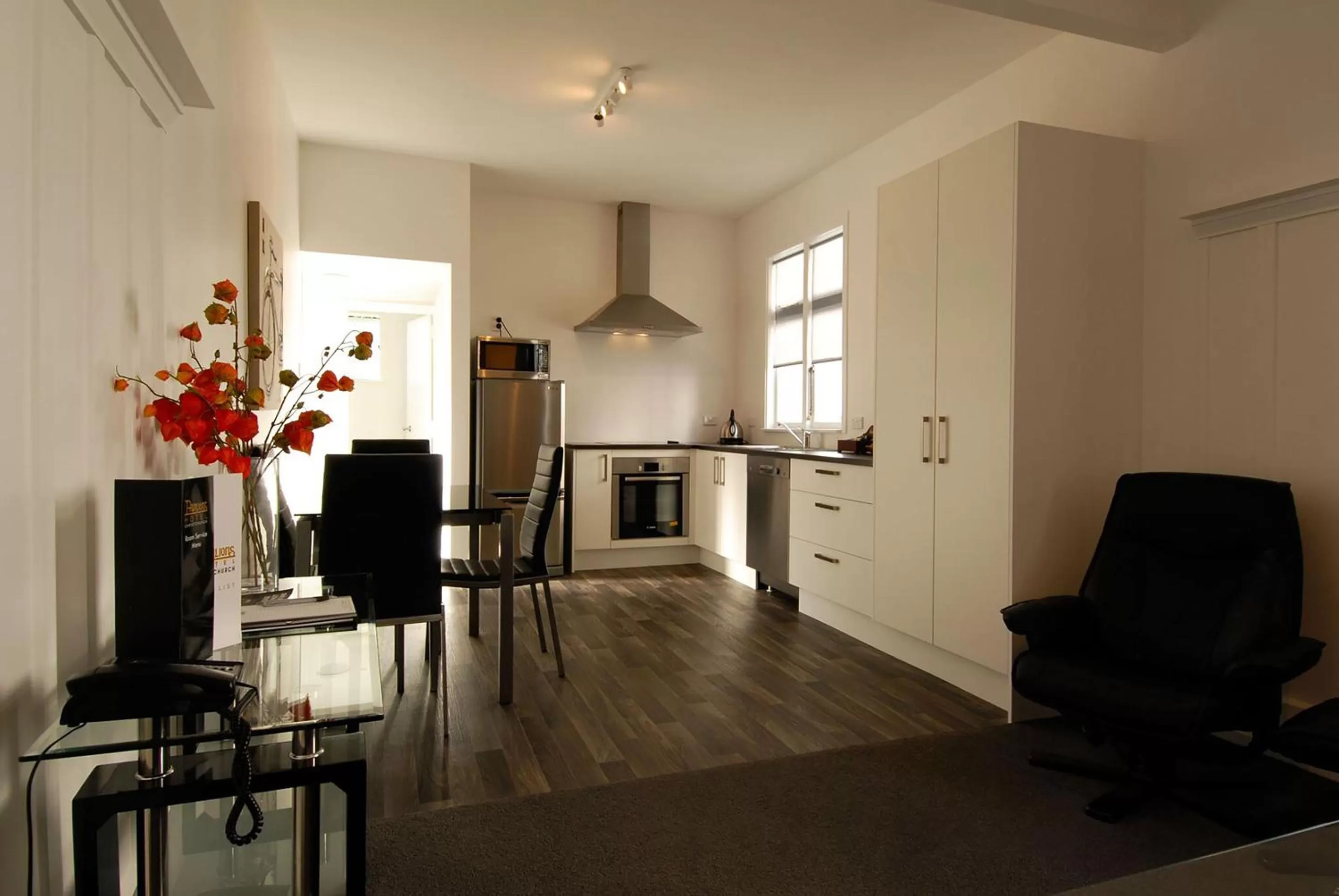 Kitchen or kitchenette in Pavilions Hotel