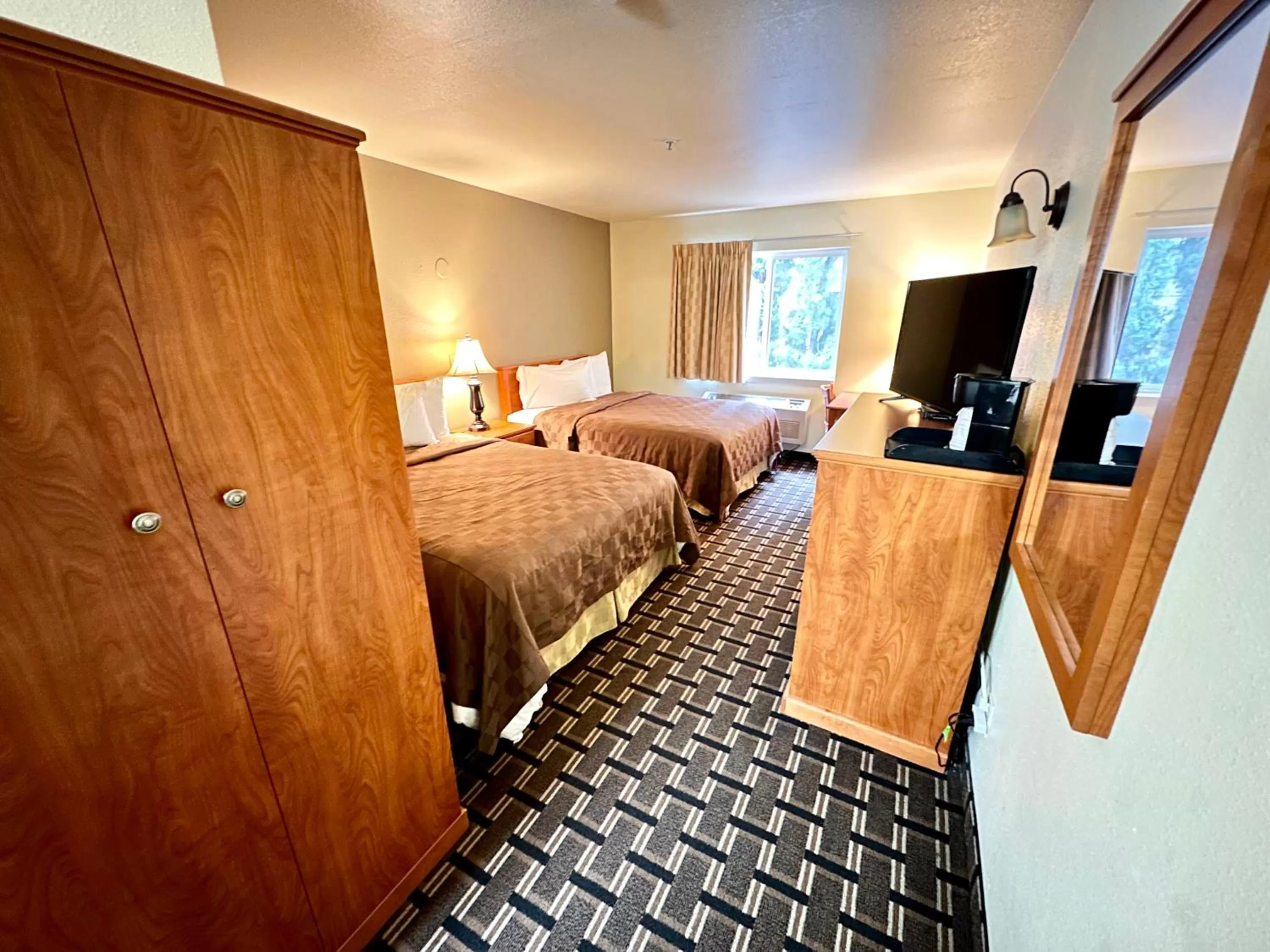 Bedroom, Bed in FairBridge Inn & Suites Kellogg