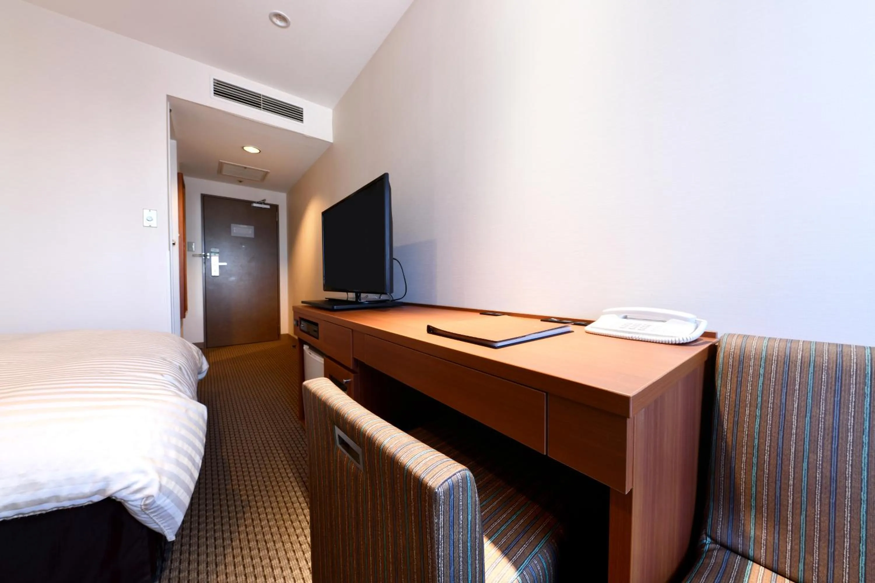 TV and multimedia, Bed in Vessel Inn Yachiyo Katsudai Station