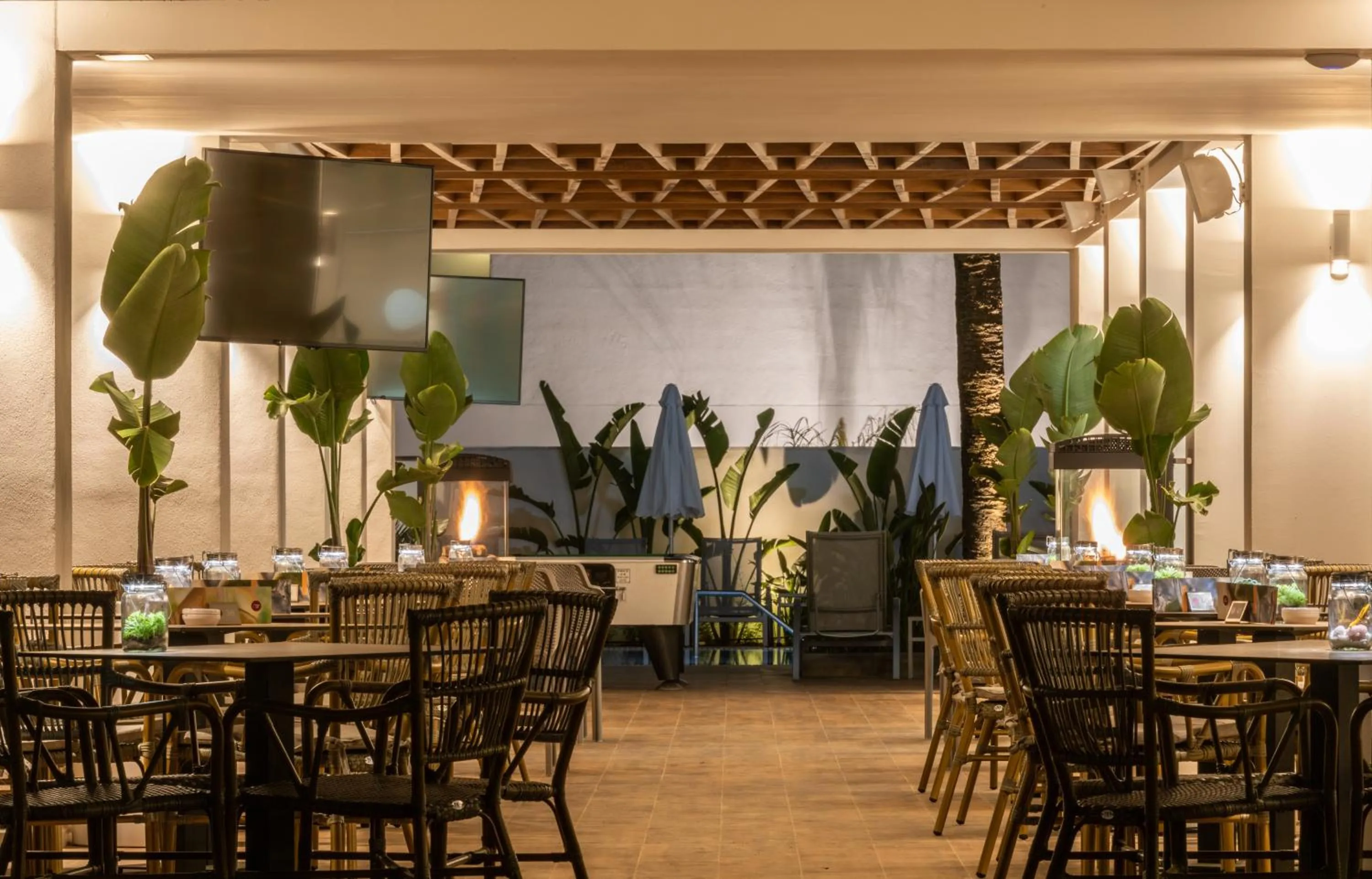 Restaurant/places to eat in JS Yate