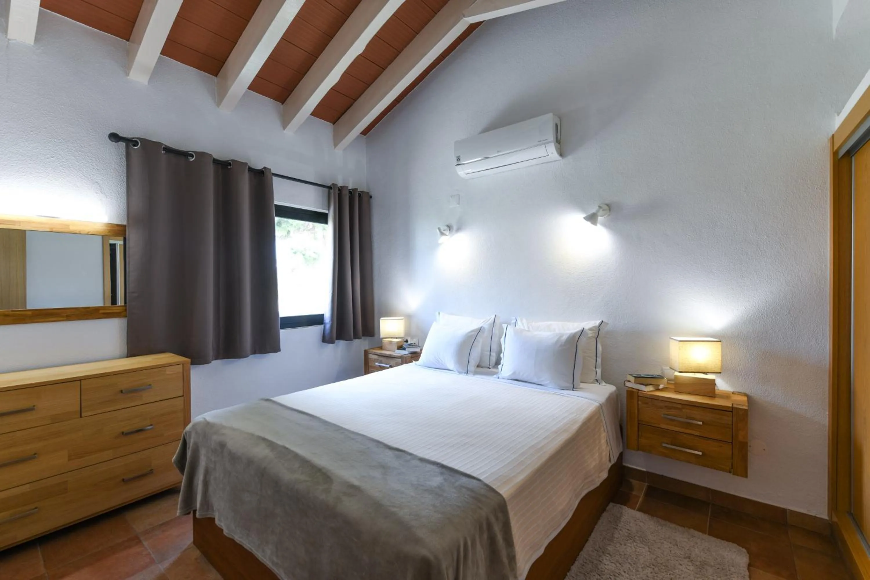 Bed in Pedras Da Rainha