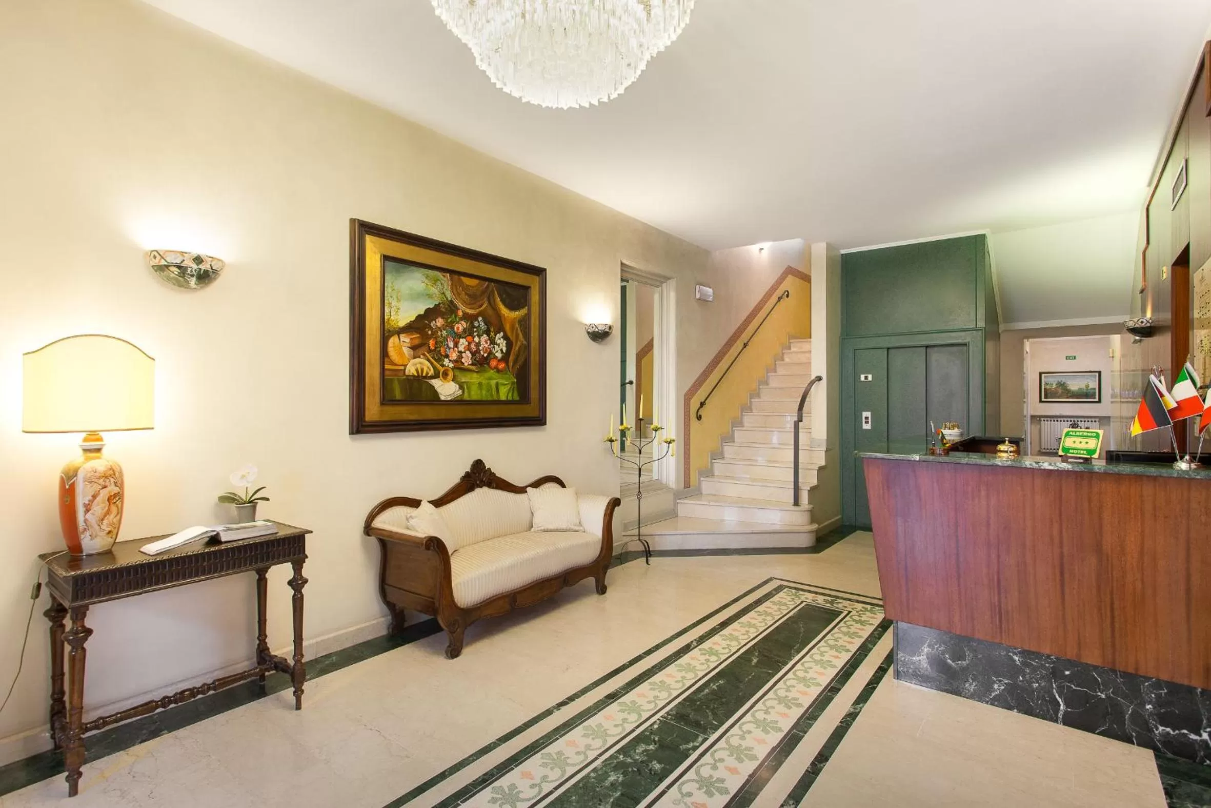 Lobby or reception in Hotel Gambara