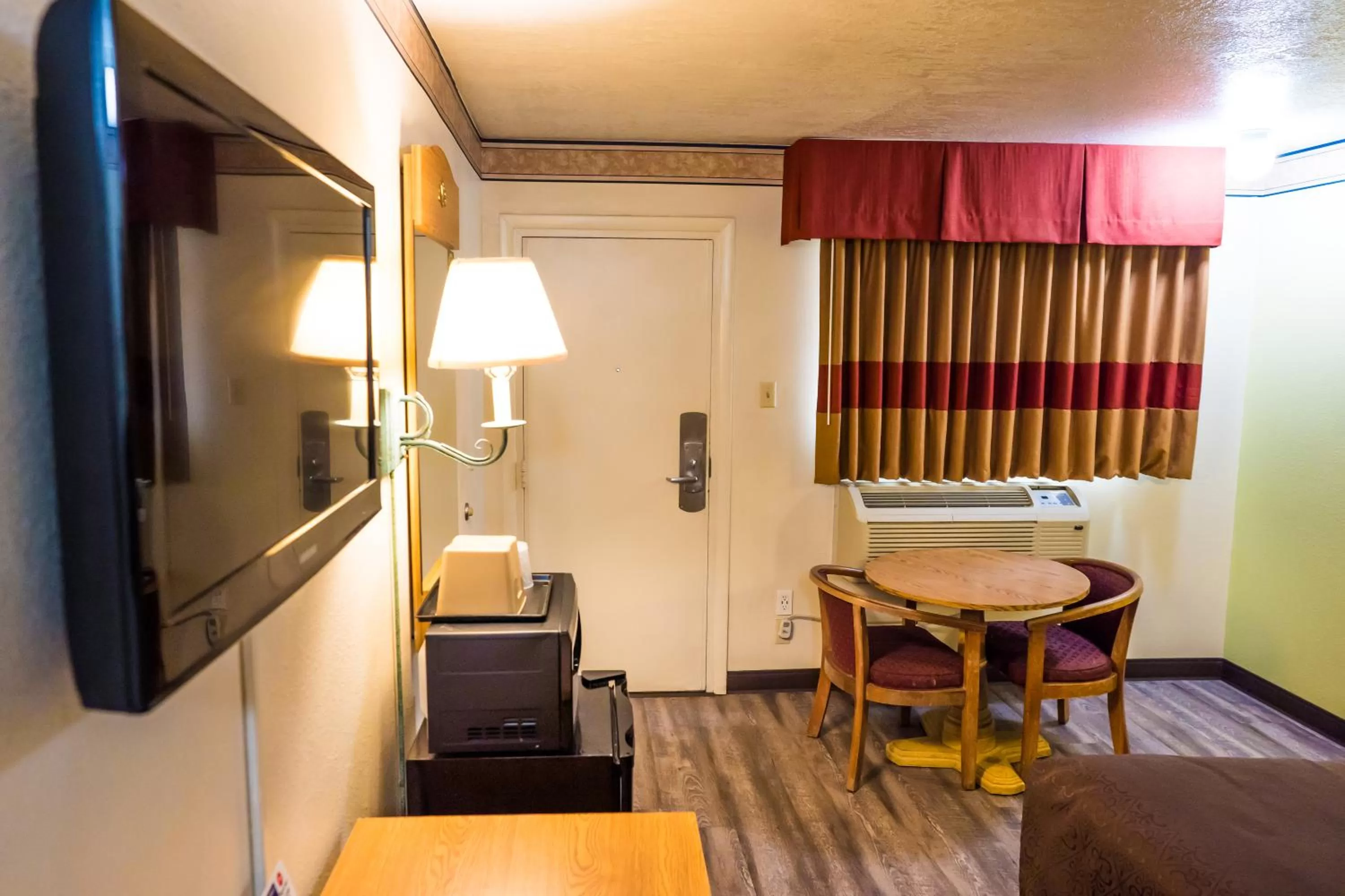 Living room in Rodeway Inn Albuquerque Downtown on Rt 66