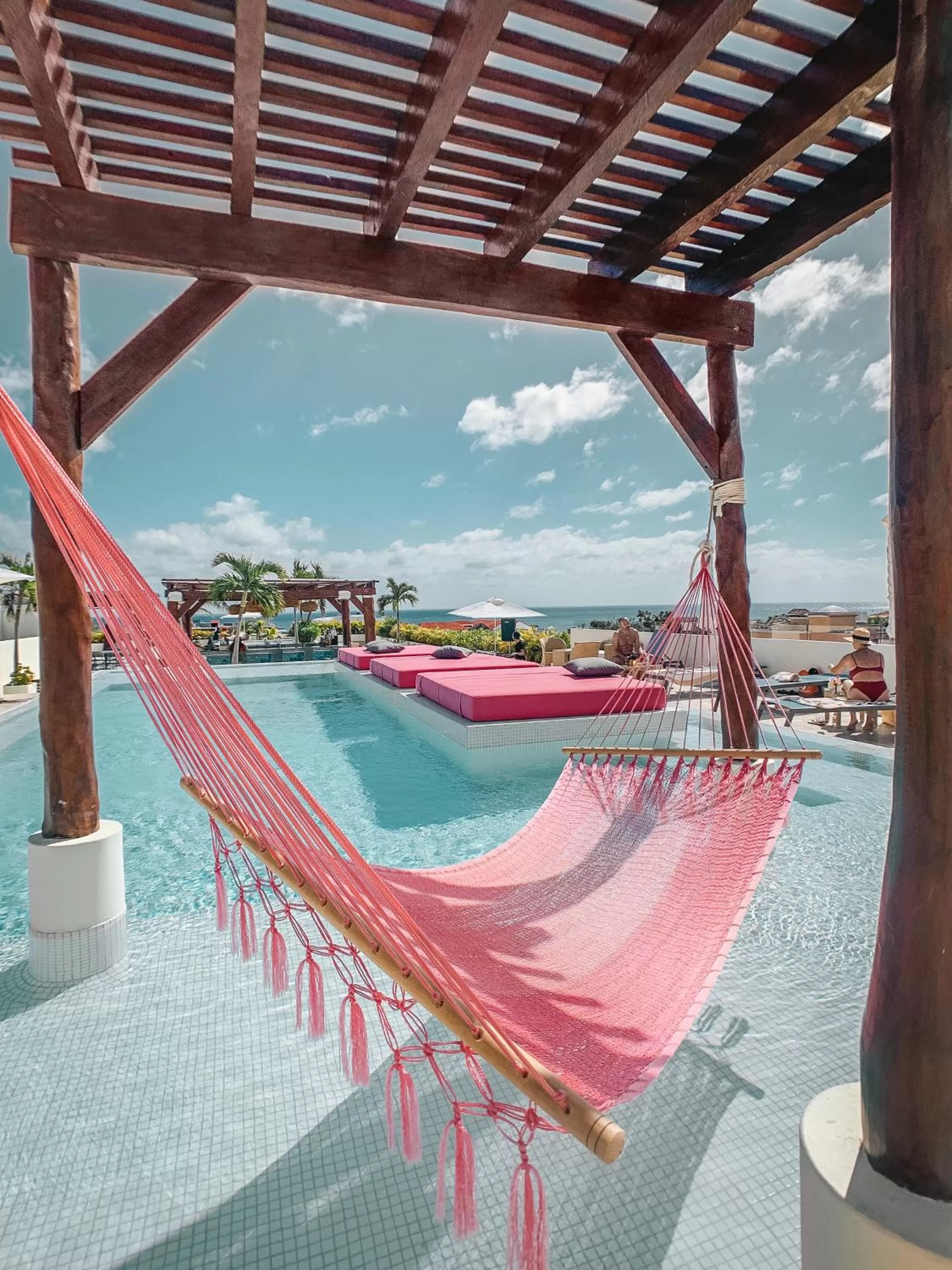 Swimming pool in Hotel The Palm