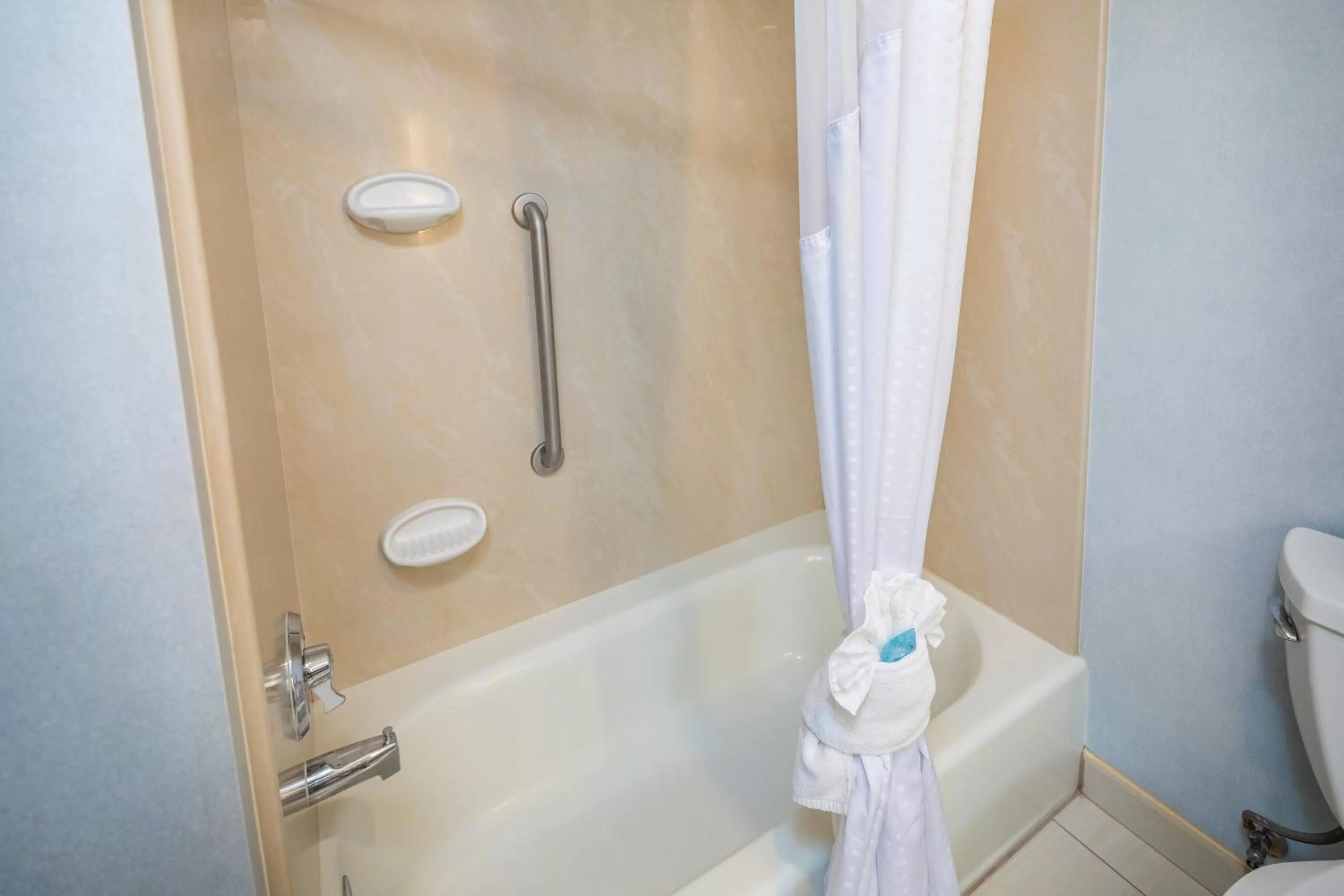 Bathroom in Holiday Inn Express Hotel & Suites Modesto-Salida by IHG