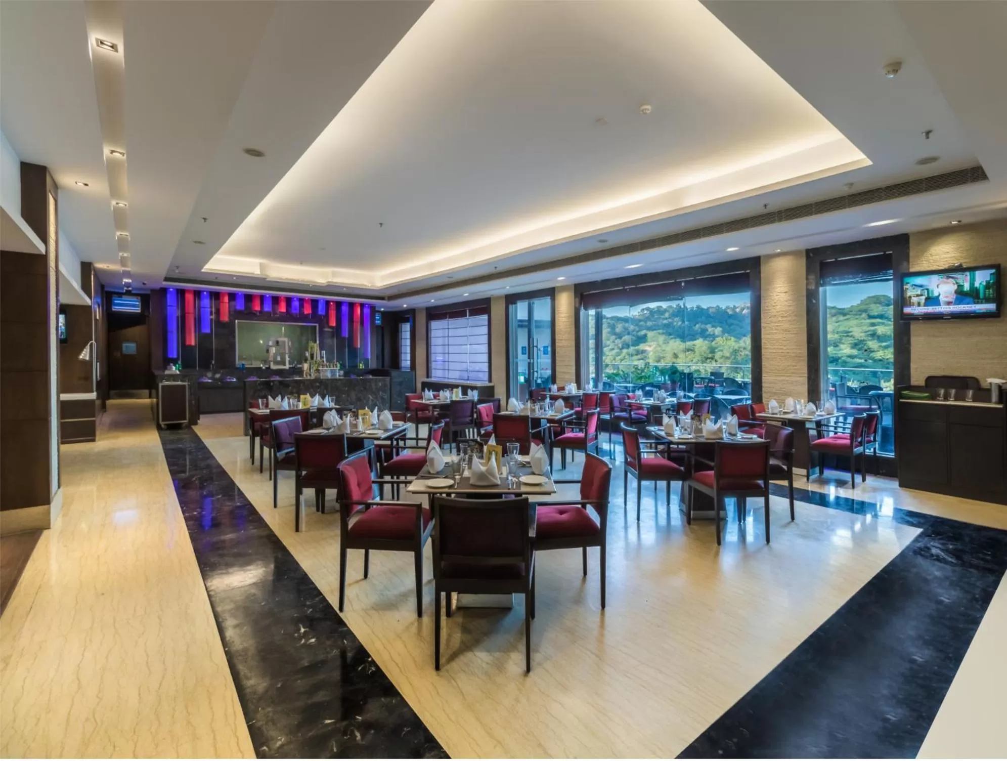 Restaurant/places to eat in Golden Tulip Chandigarh, Panchkula