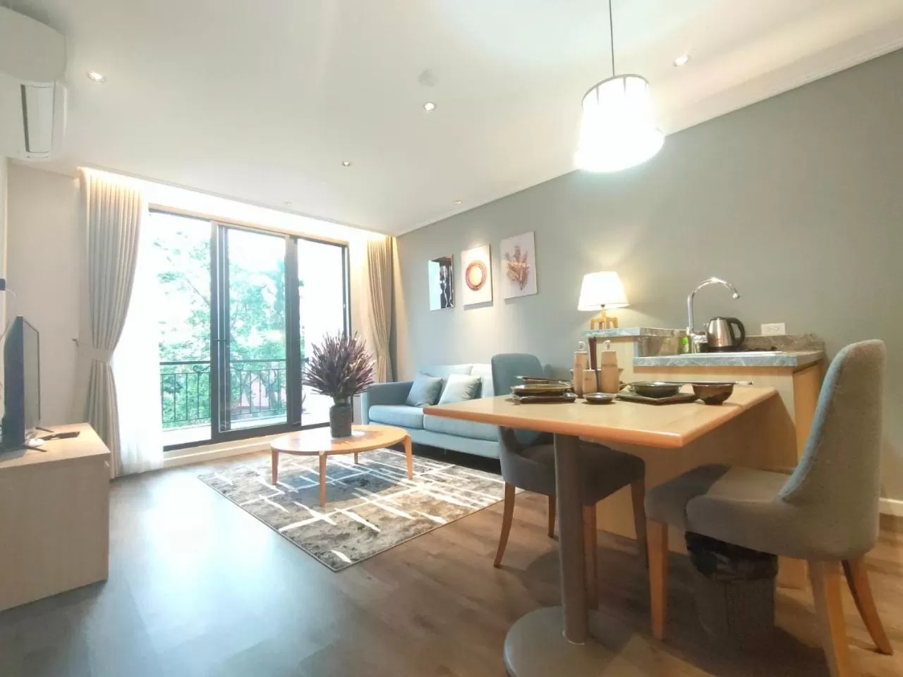 Hong Gia Tue Lake View