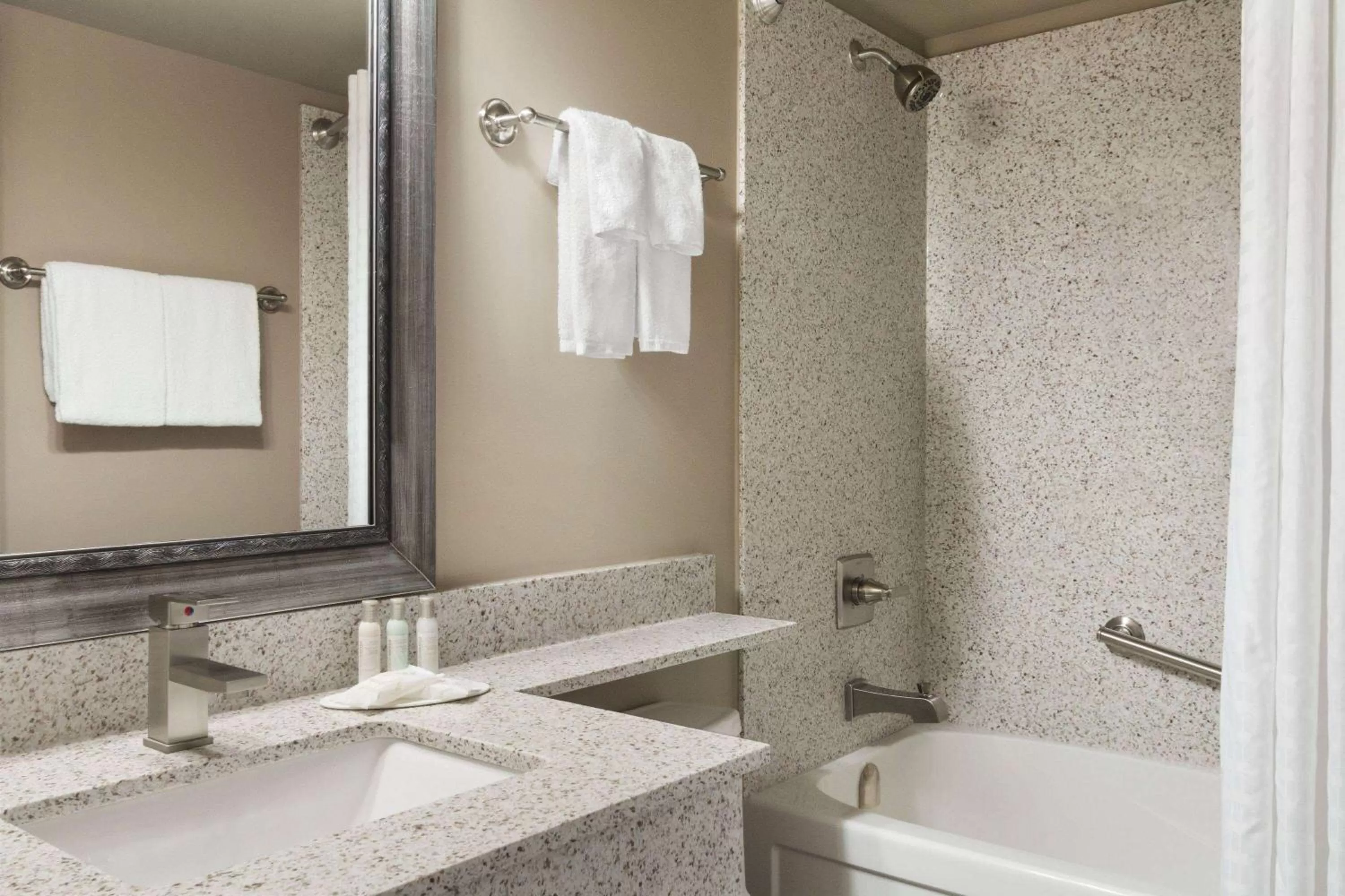 TV and multimedia in Travelodge by Wyndham Prince George