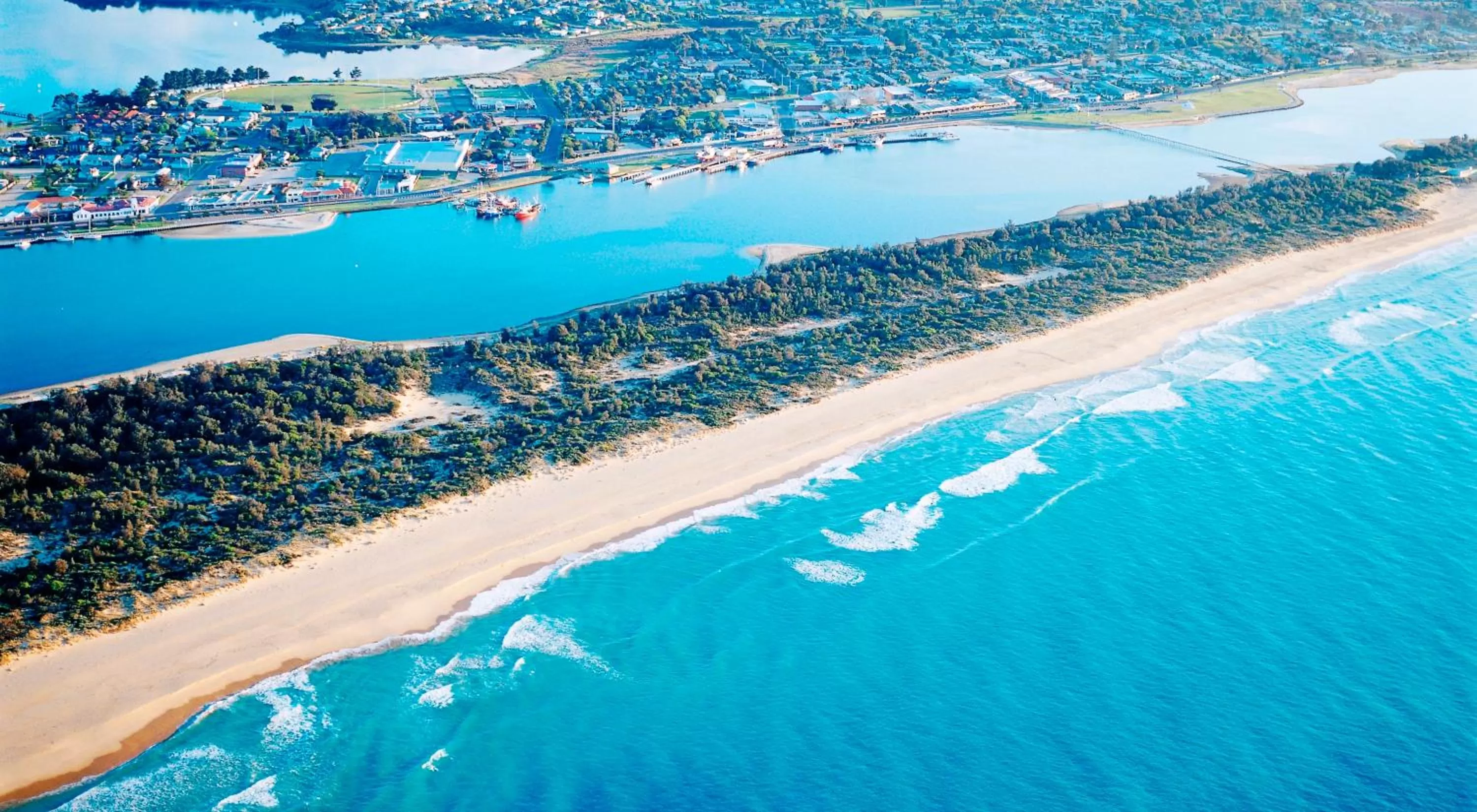 Natural landscape in Abel Tasman Waterfront Motel