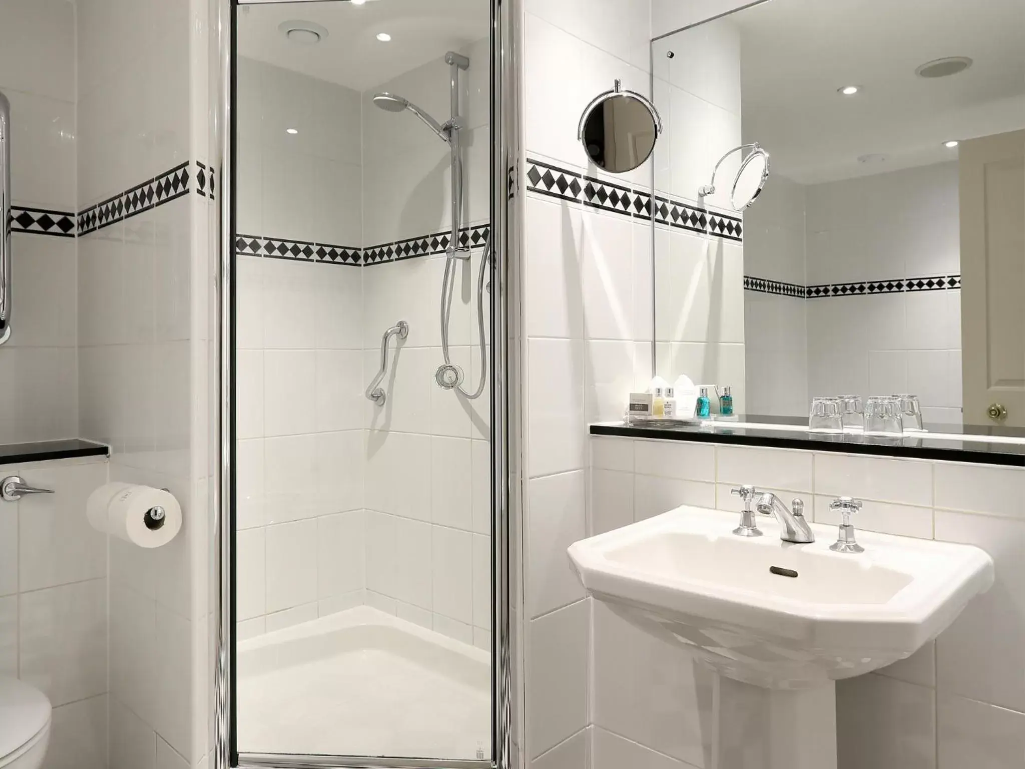 Double Room - Disability Access in Macdonald Berystede Hotel & Spa Double Room - Disability Access in Macdonald Berystede Hotel & Spa