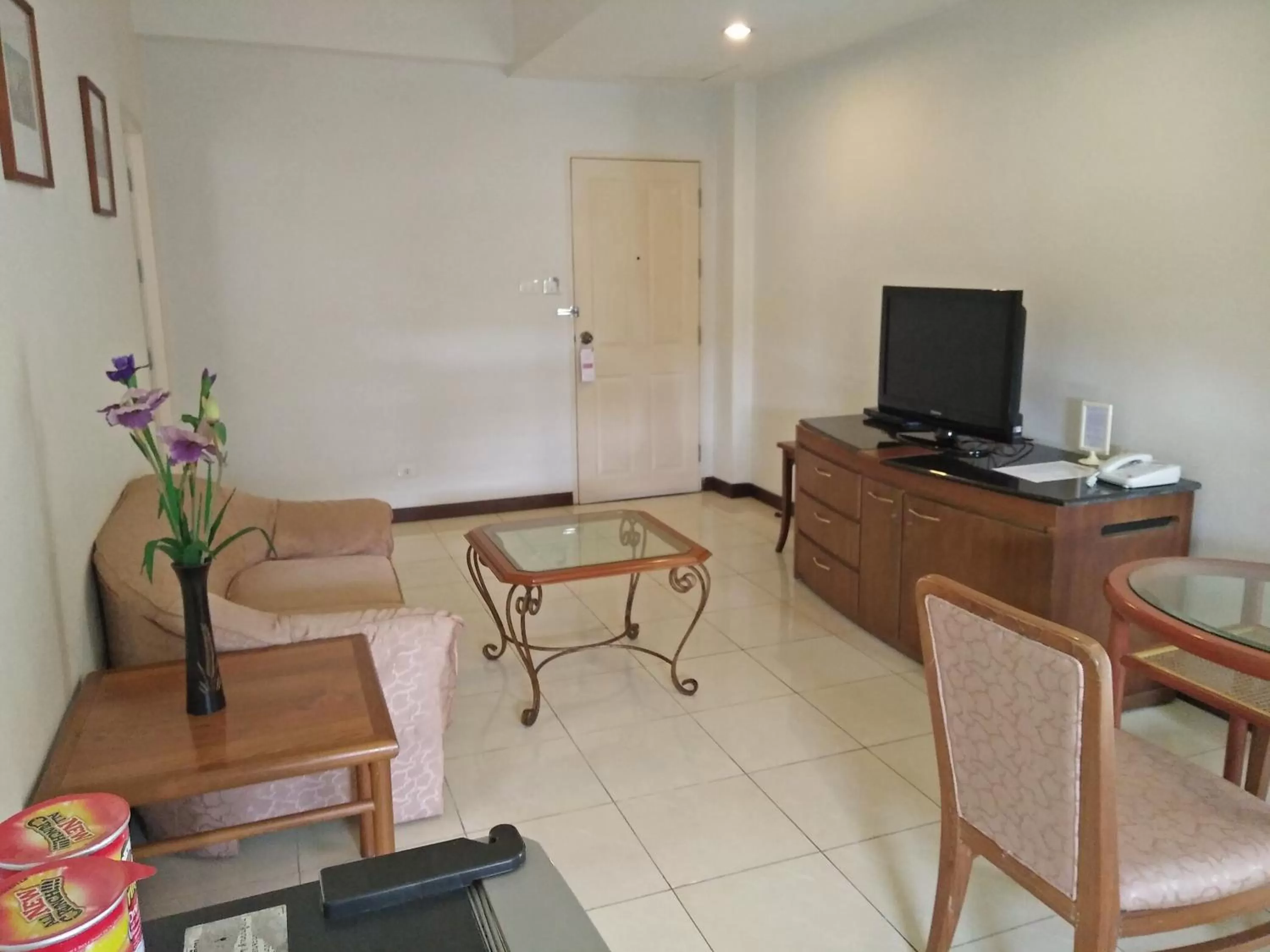 Living room in JL Bangkok Hotel