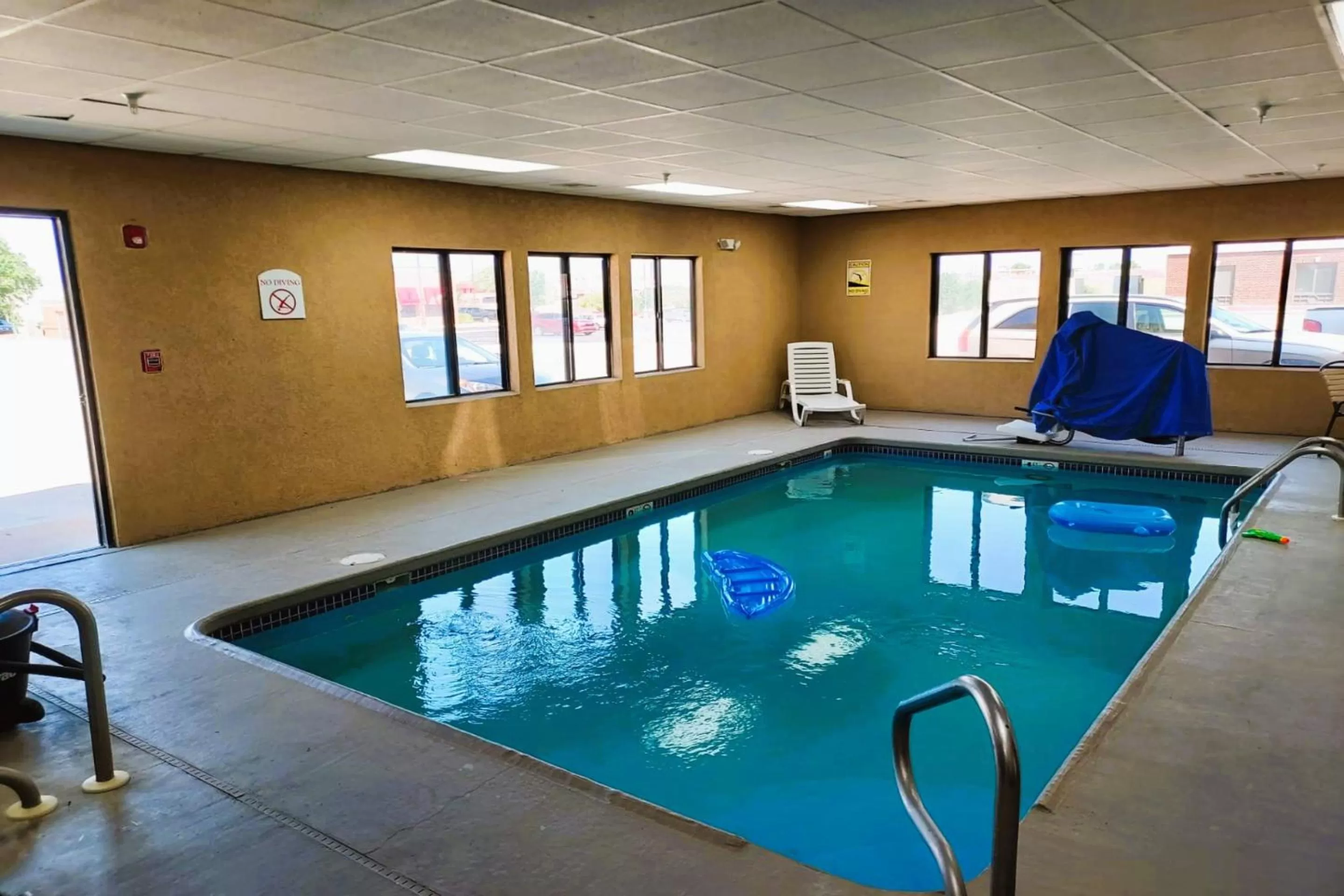Swimming Pool in McPherson Inn By OYO, I-135