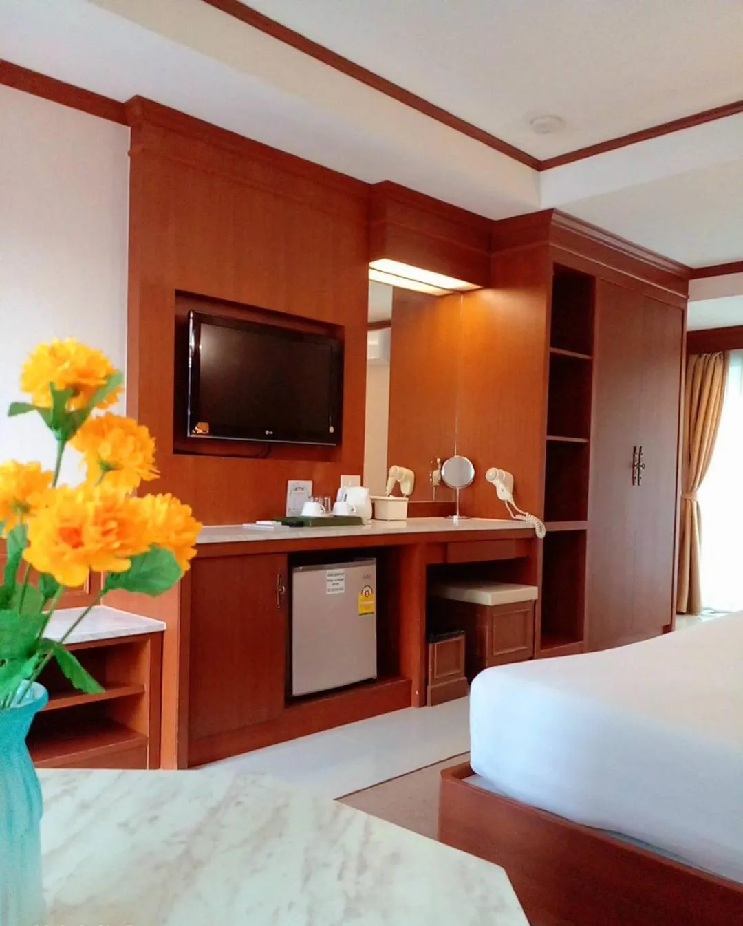 Property building, Bed in The Lion King Hotel Udonthani