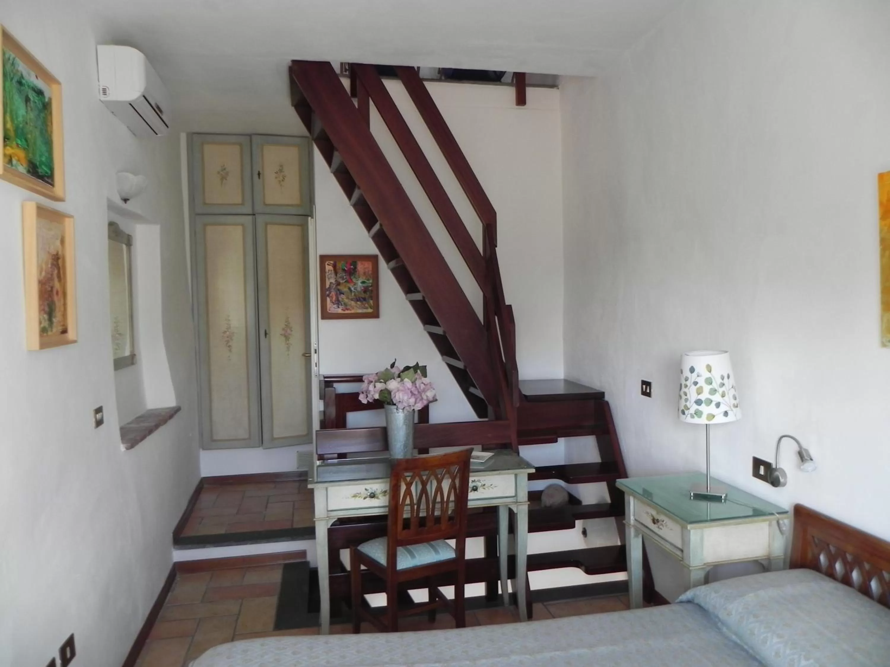 Photo of the whole room in Il Torrione