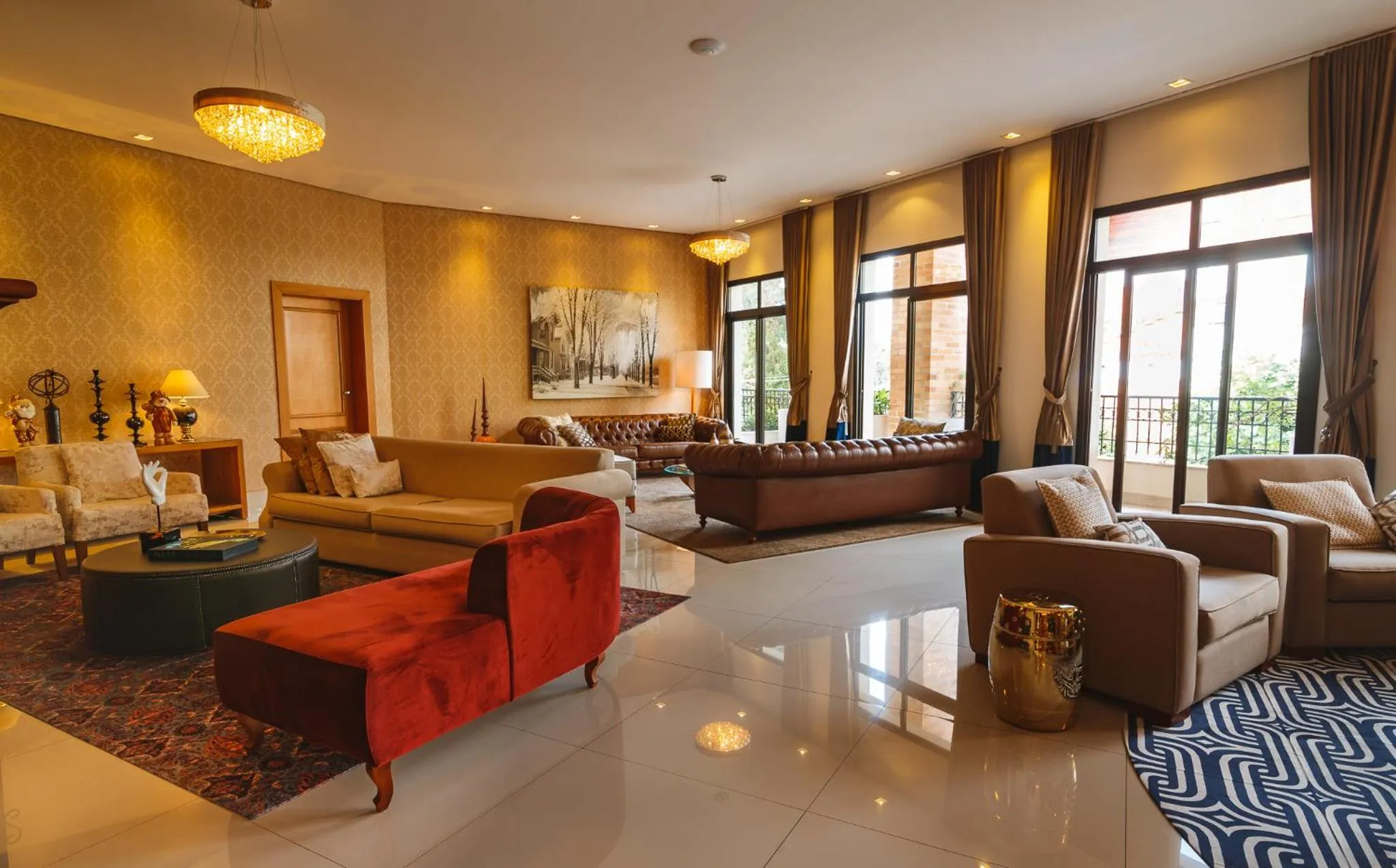 Communal lounge/ TV room in Pousada Luis XV