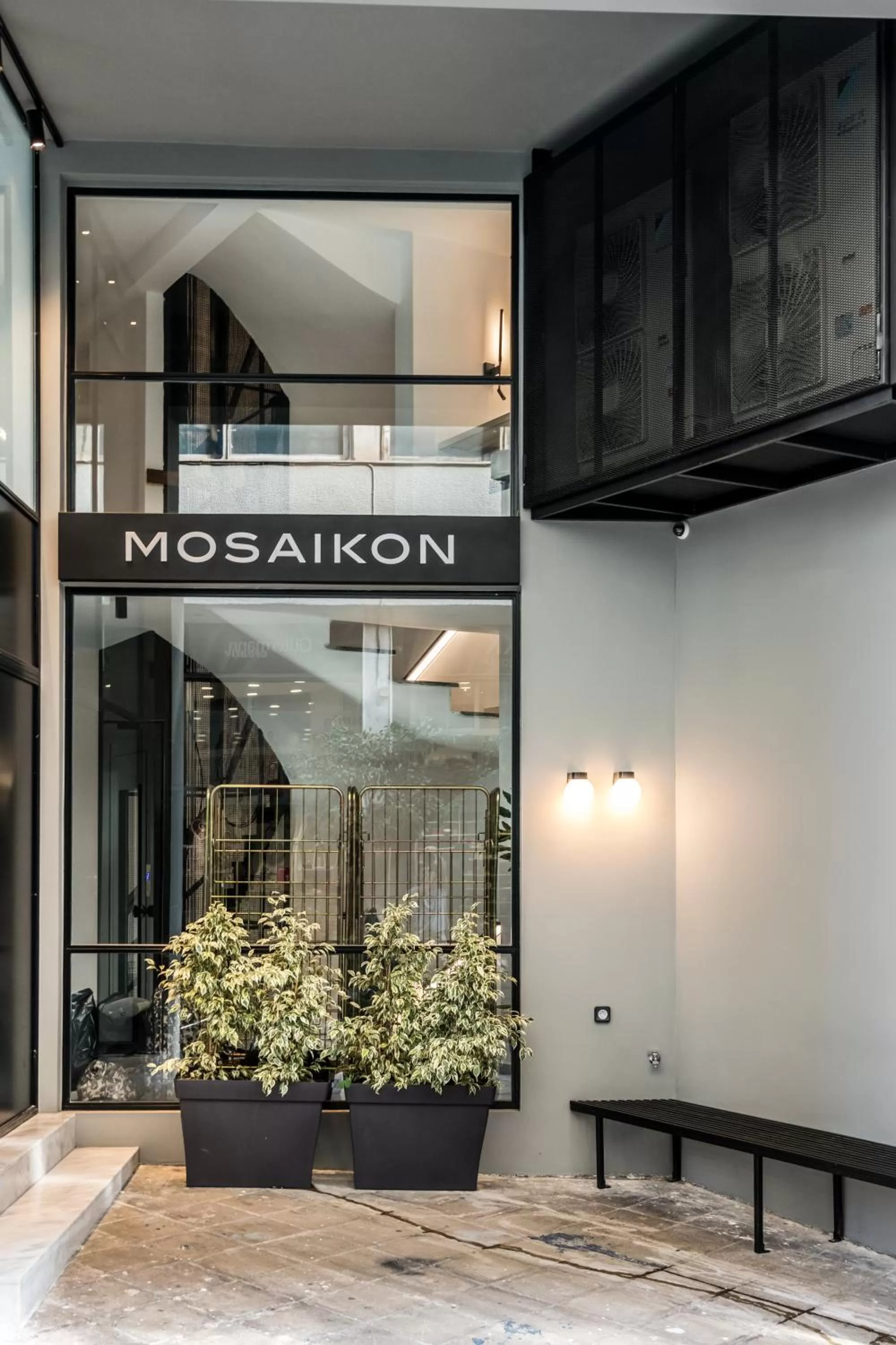 Facade/entrance in Mosaikon