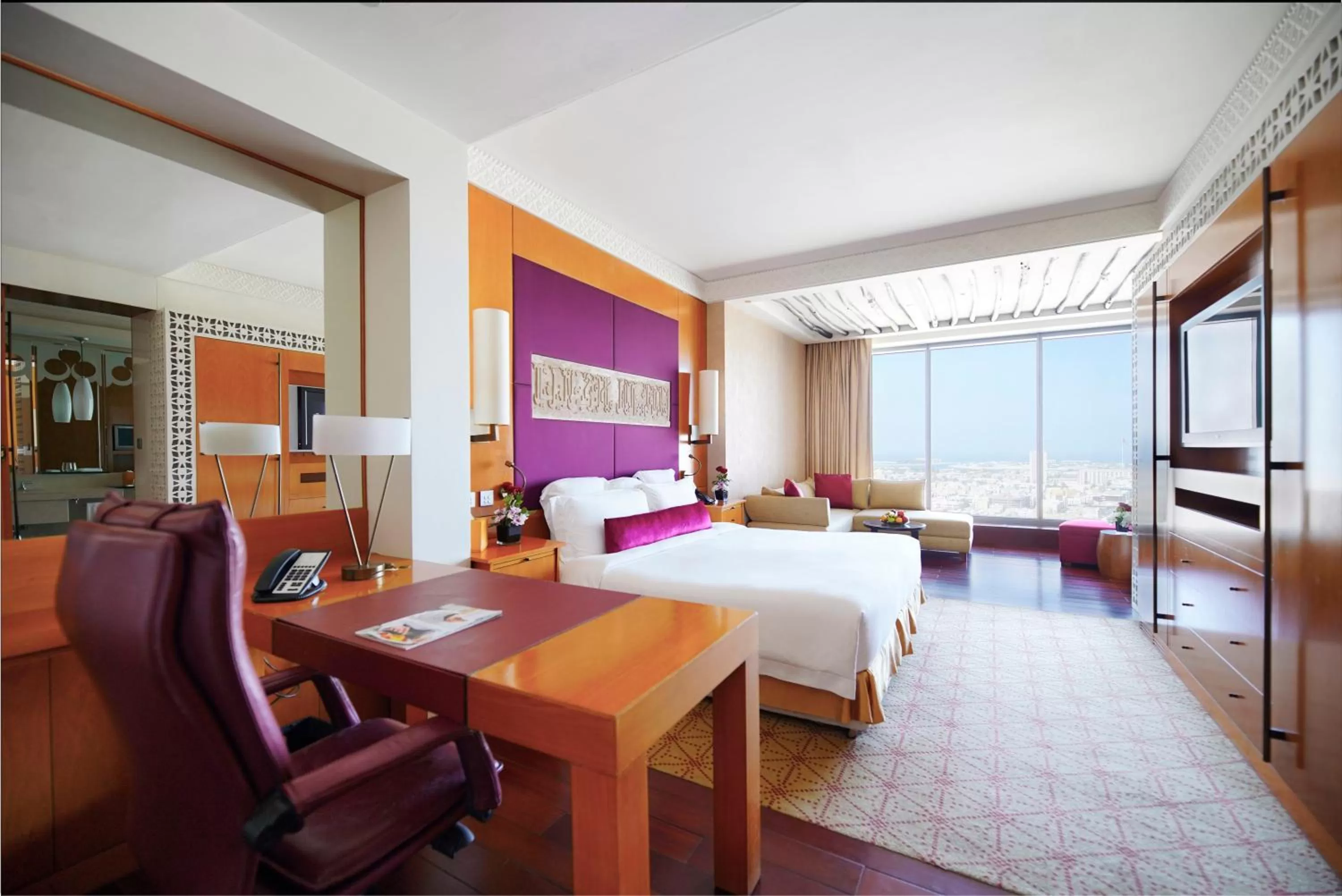 Deluxe King Room in The H Dubai