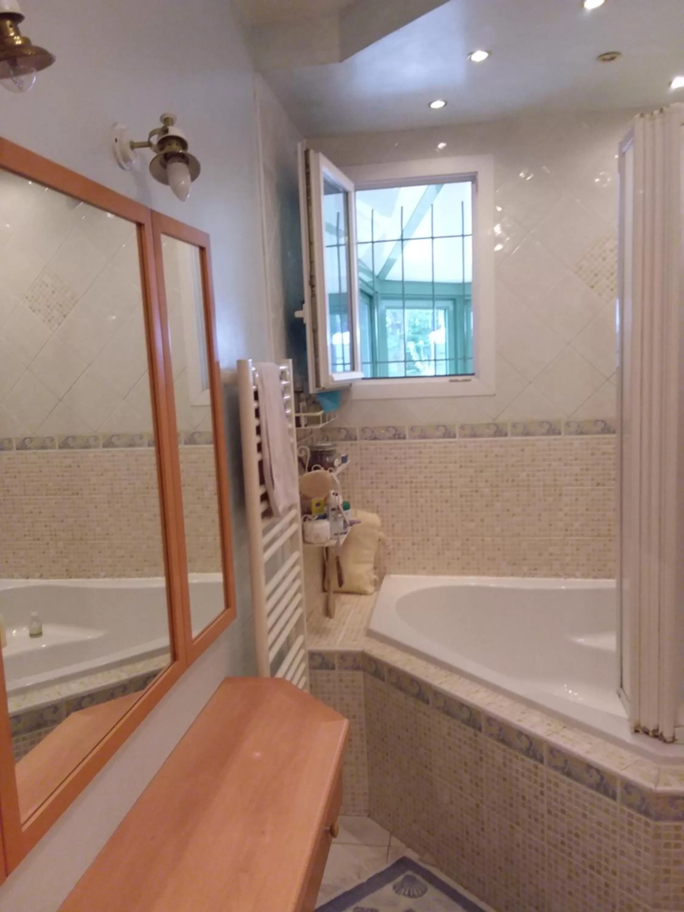 Bathroom in B&B La Forêt de Charmeuse