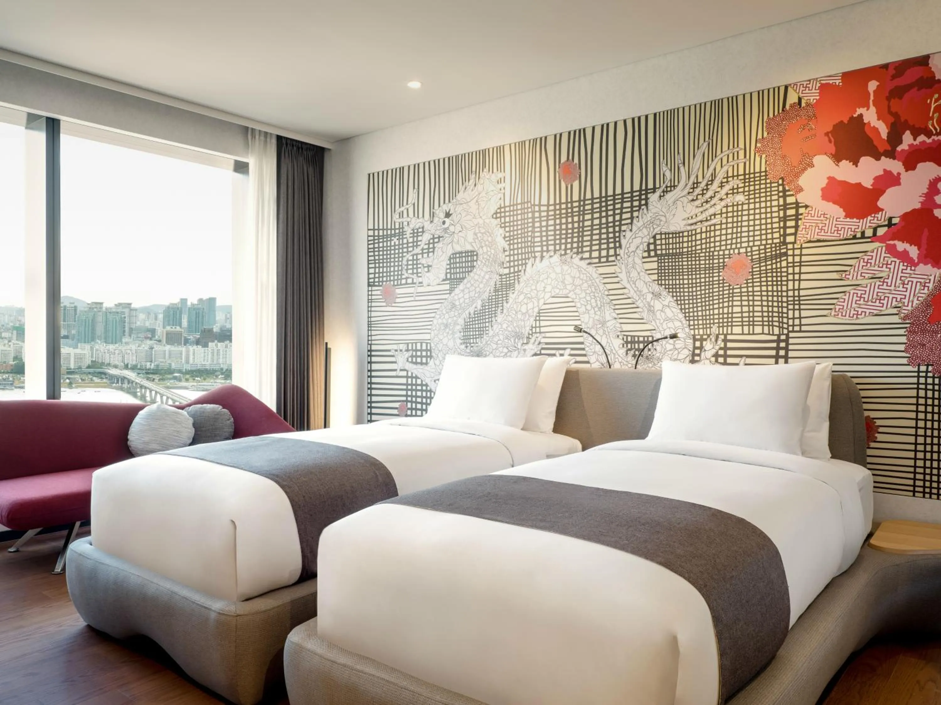 Seating area, Bed in Novotel Ambassador Seoul Yongsan